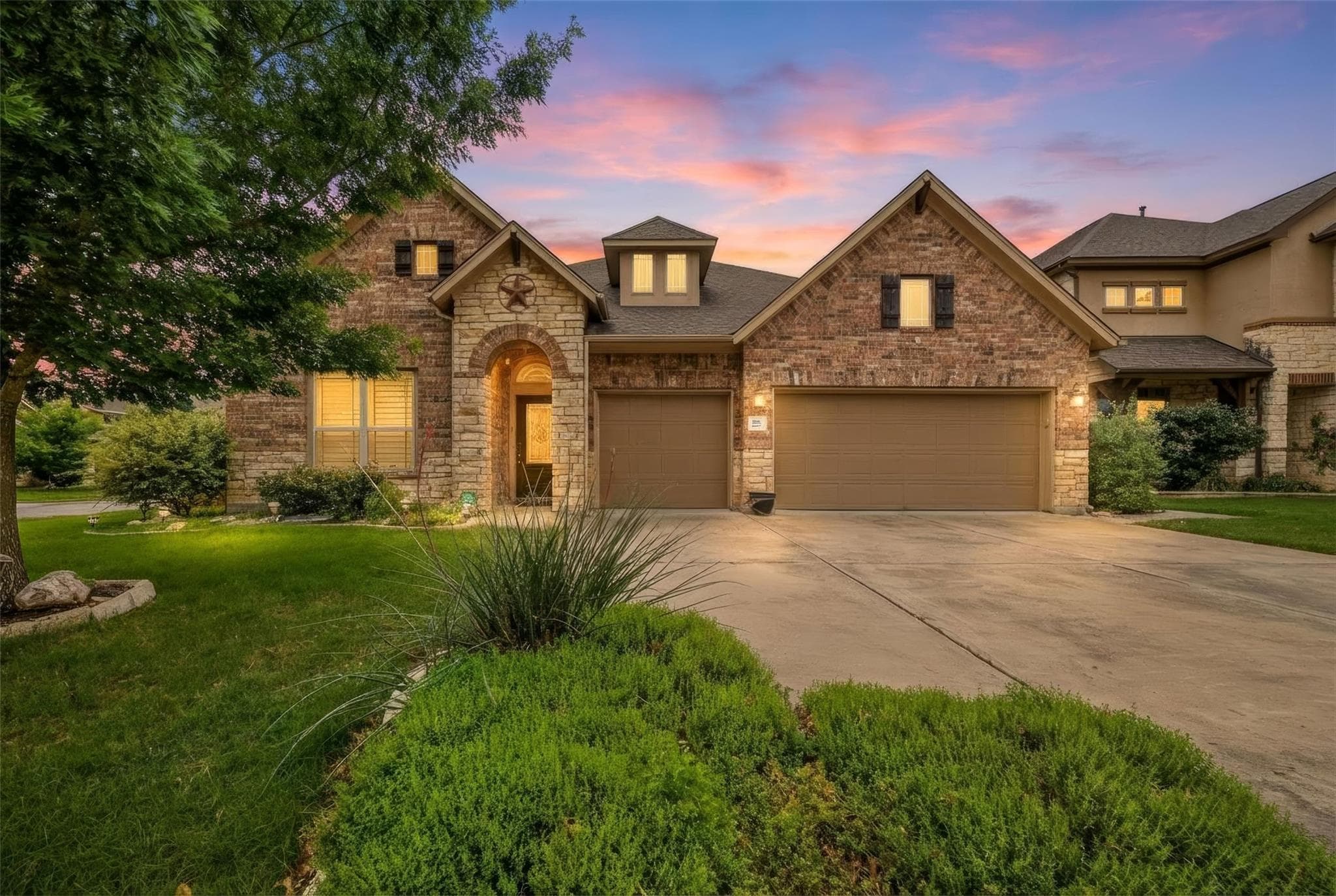 103 Lockhart Loop