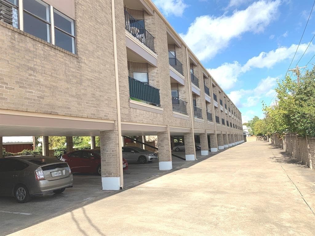 3316 Guadalupe St #209