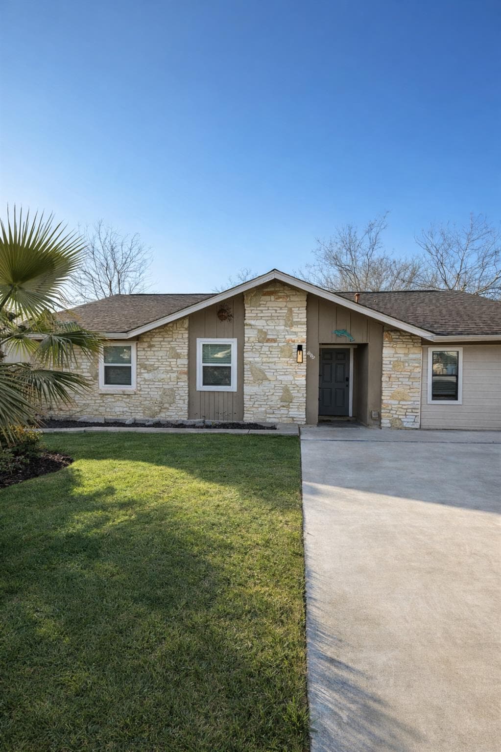 6902 Colony Park Dr