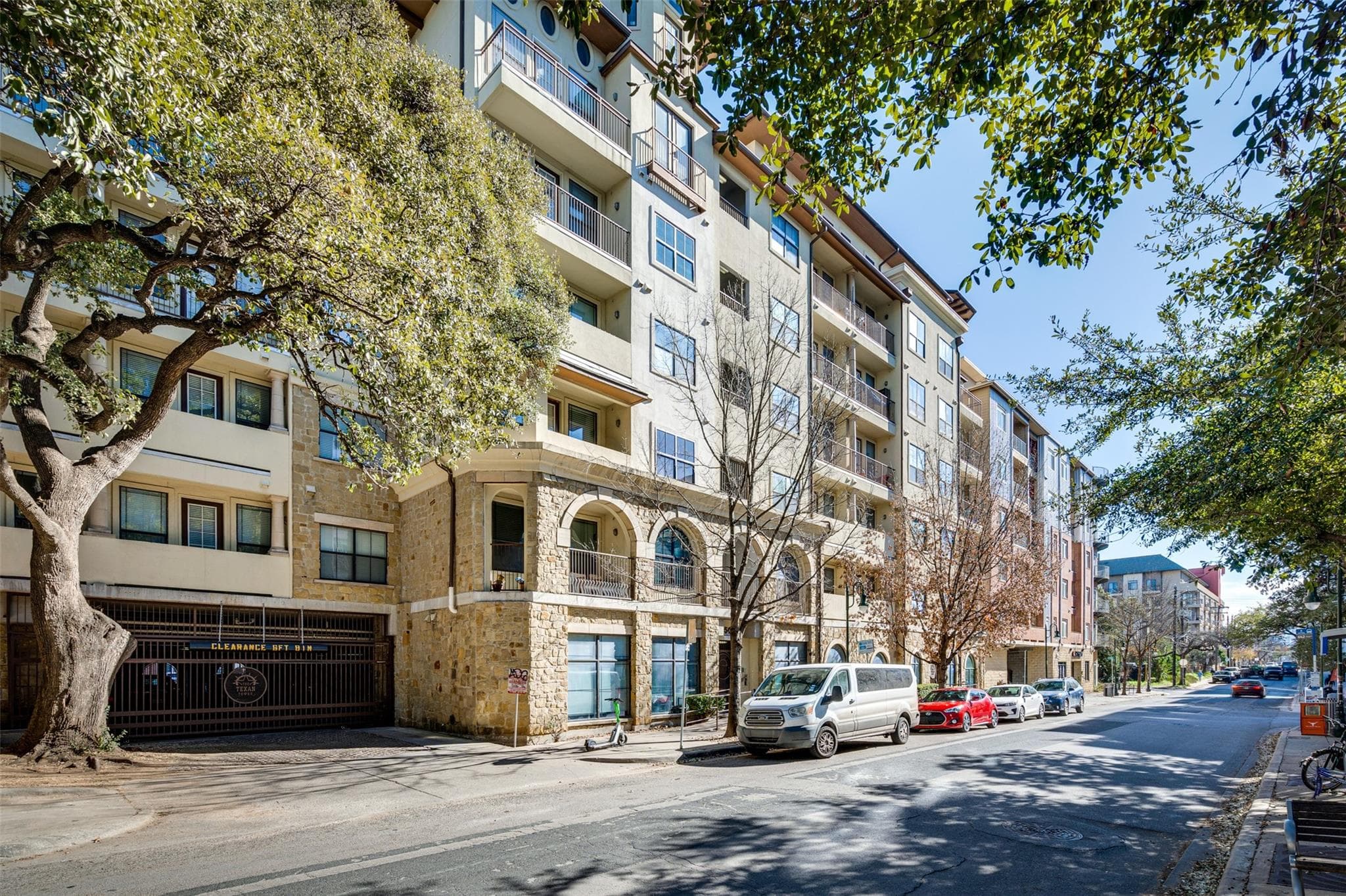 2505 San Gabriel St #600