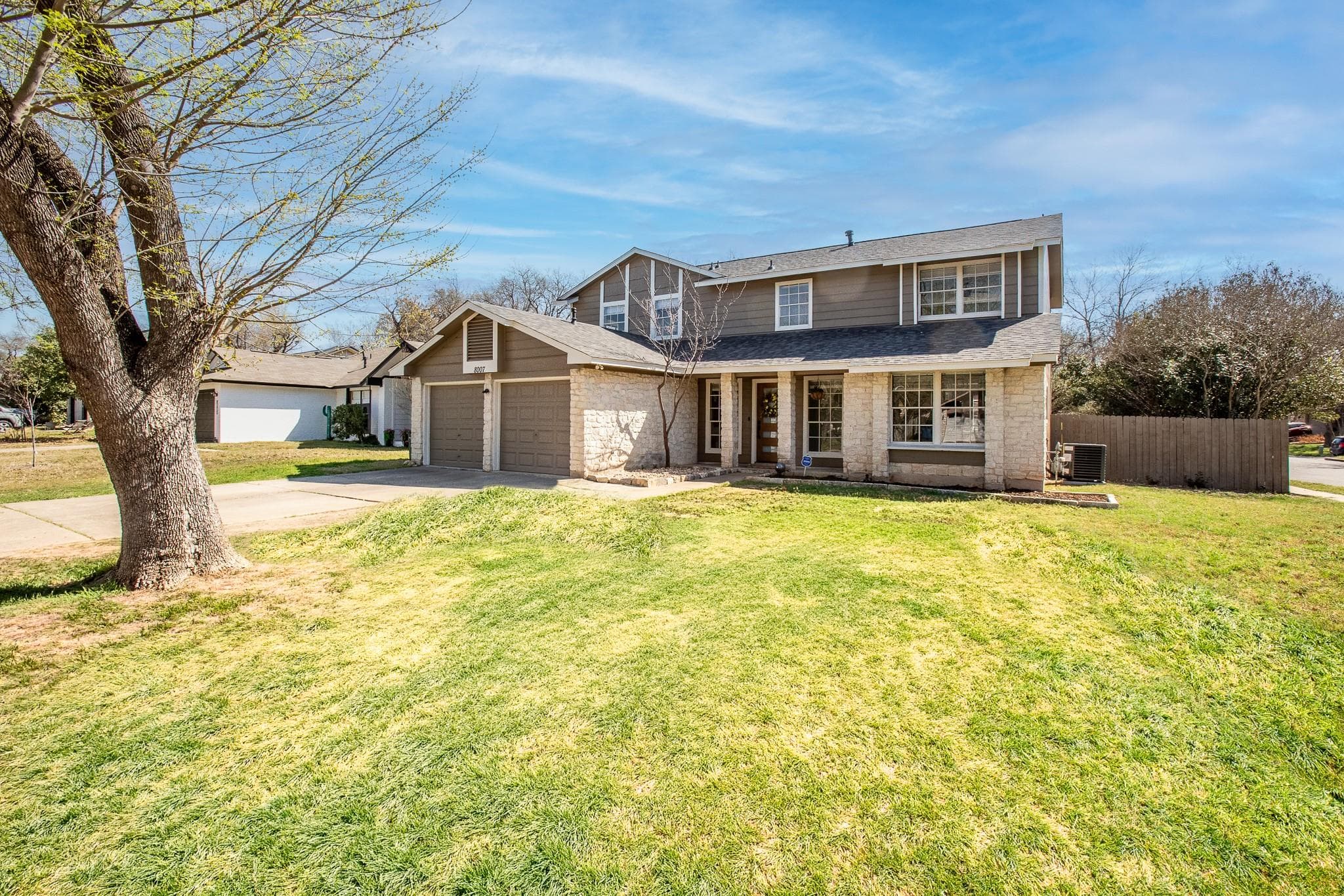 8007 Swindon Ln
