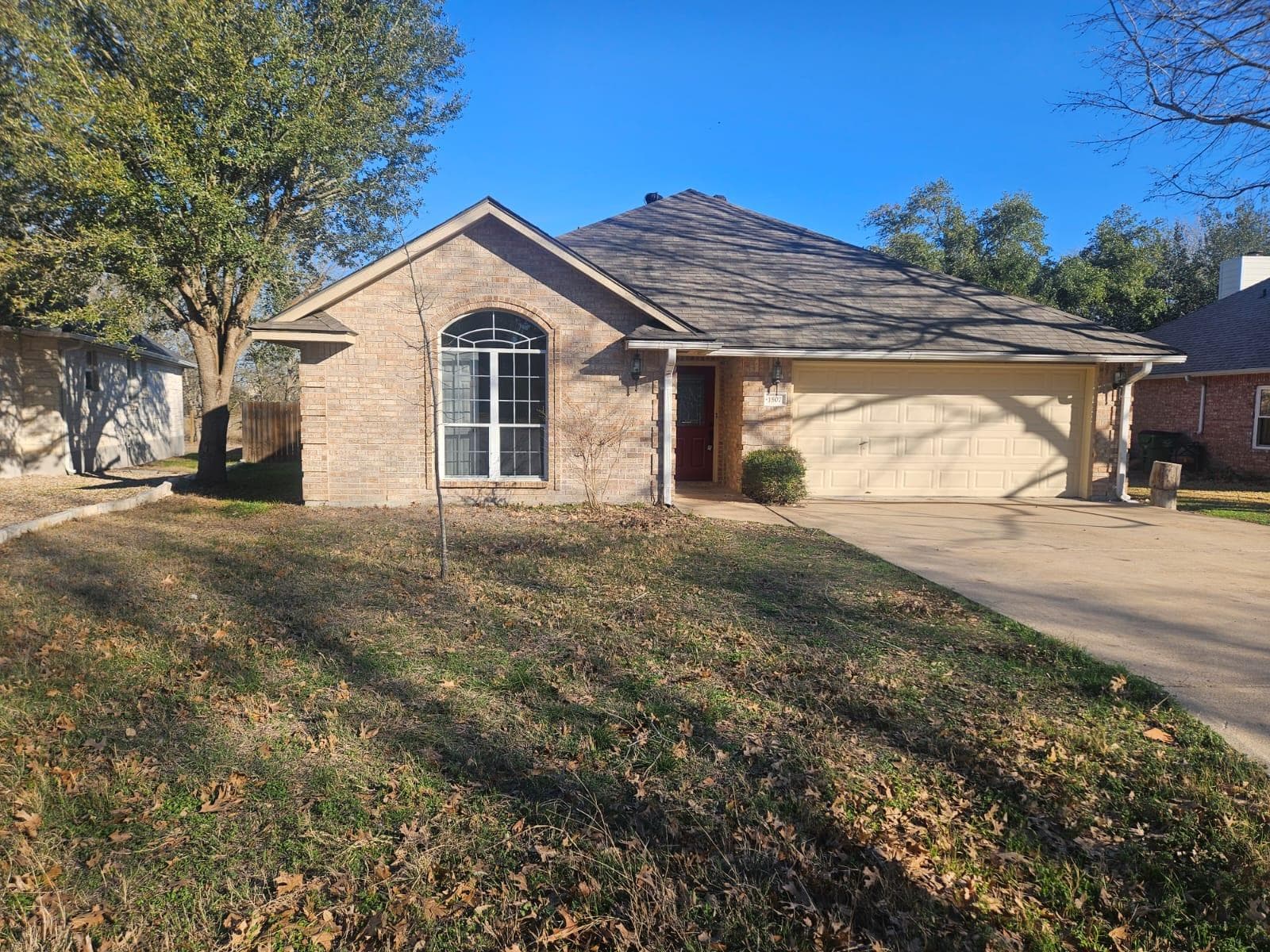 1507 Century Oaks Dr