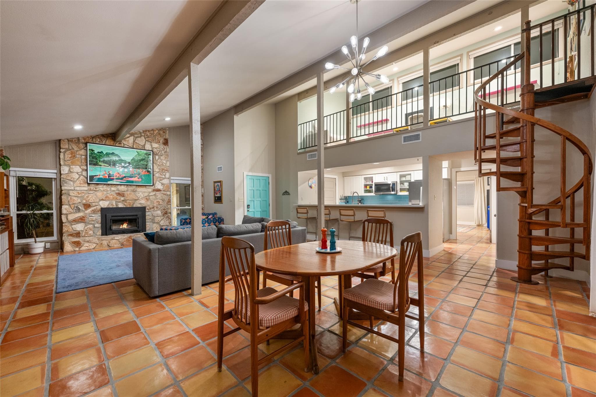 2210 Red Fox Rd
