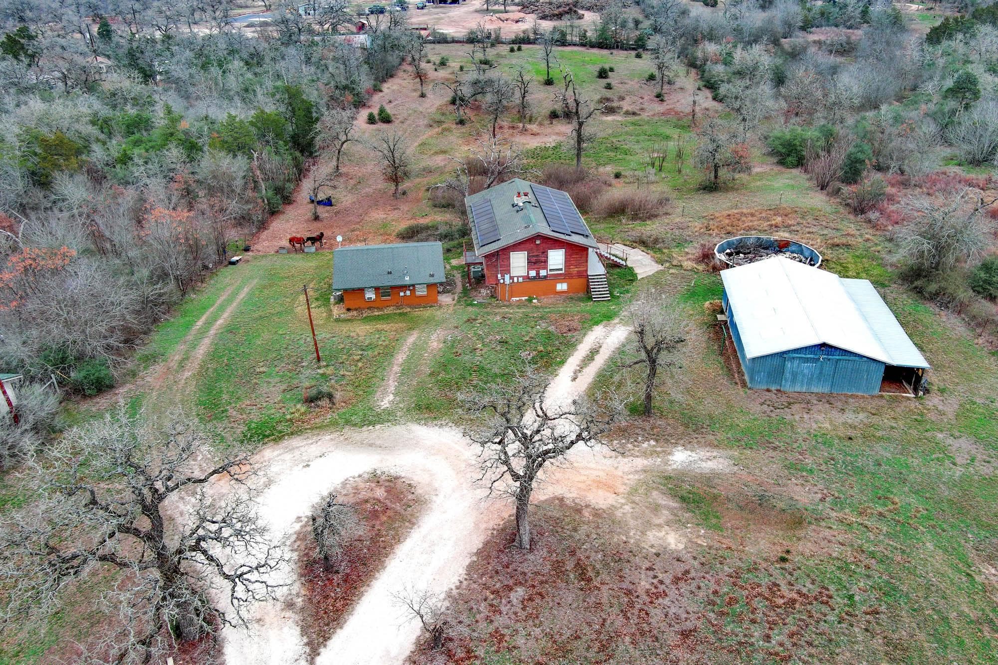 537 Leisure Ln