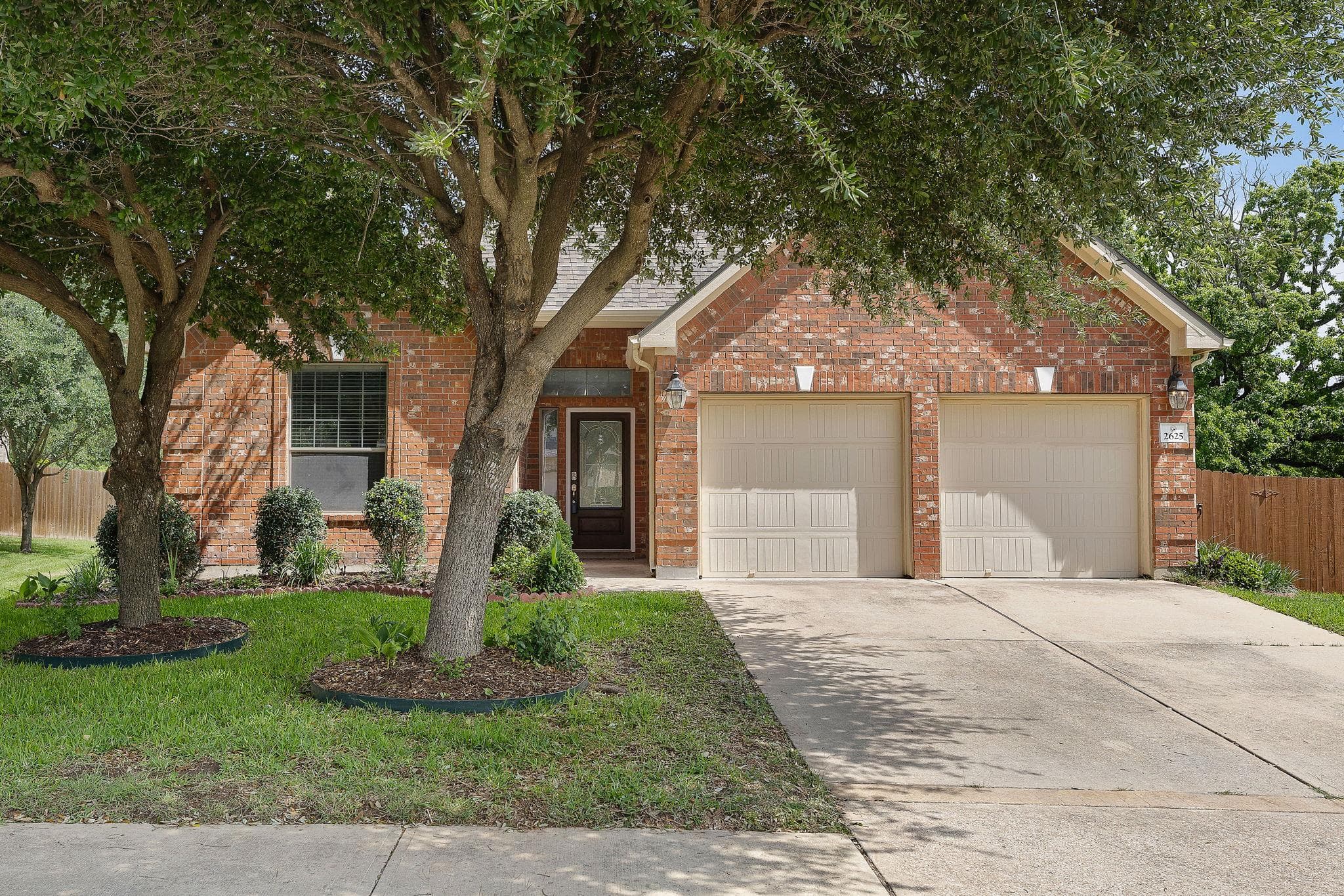 2625 Mirasol Loop