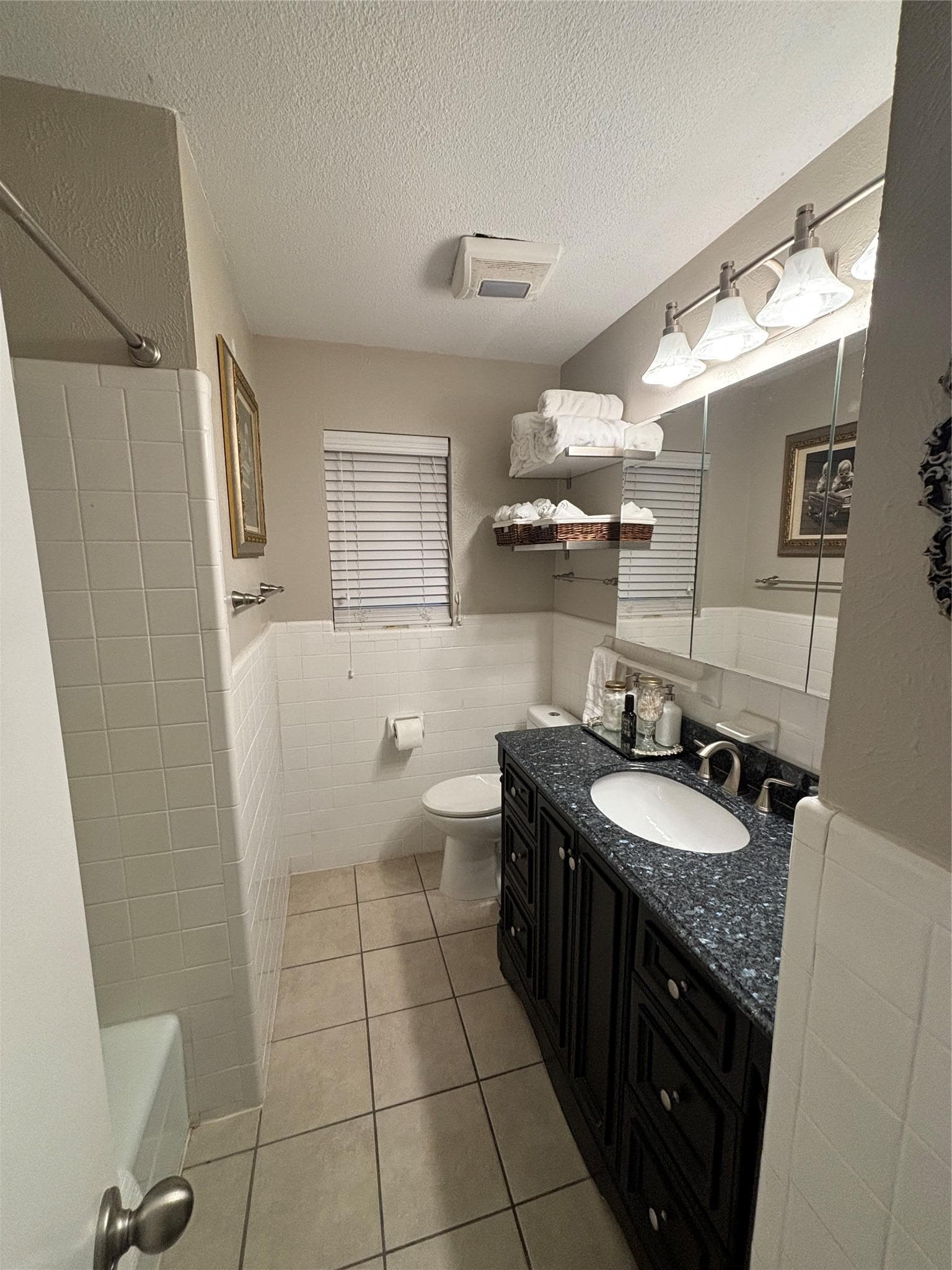 1307 Sherry Ln #B