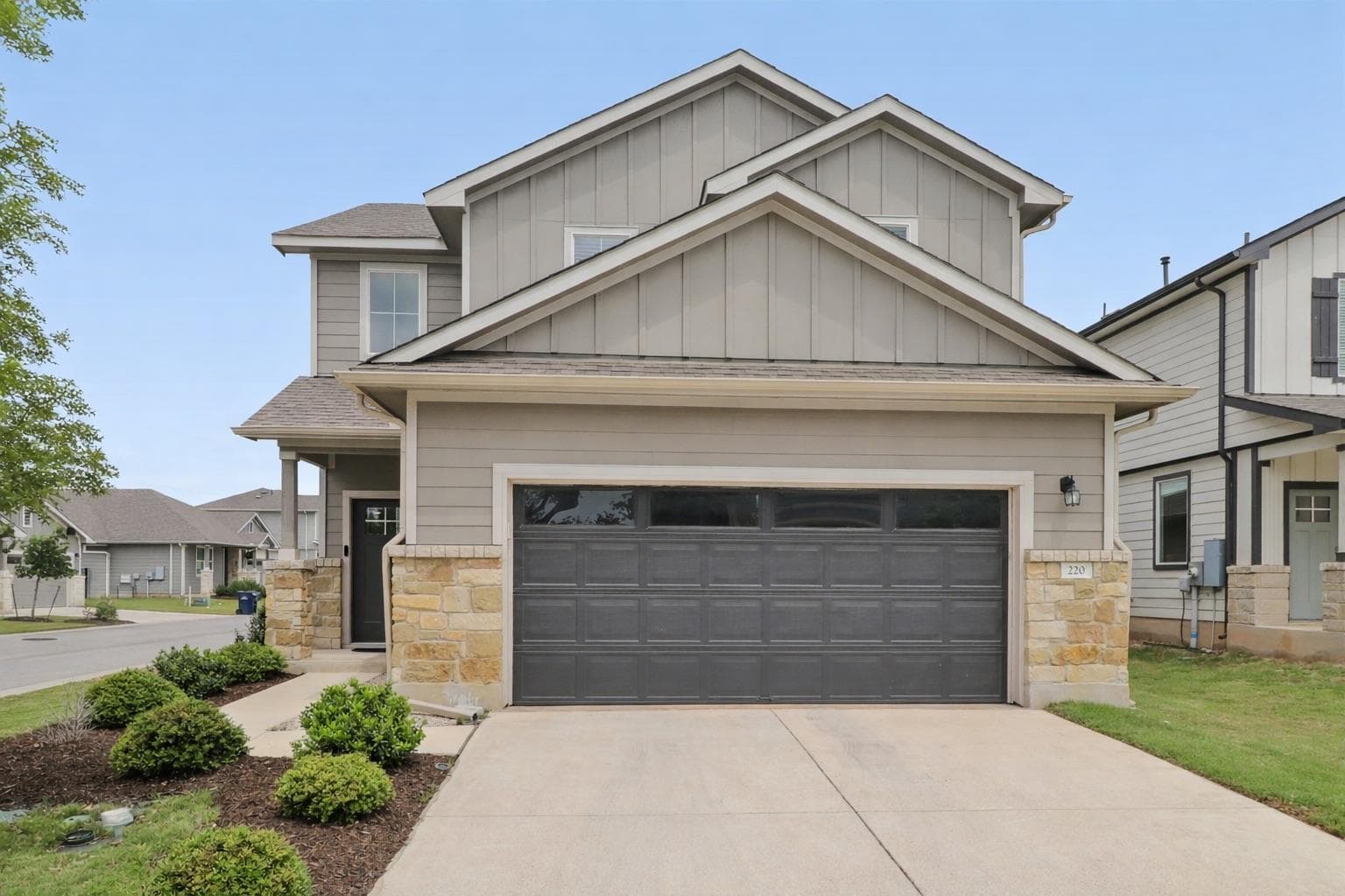220 Merrick Rd