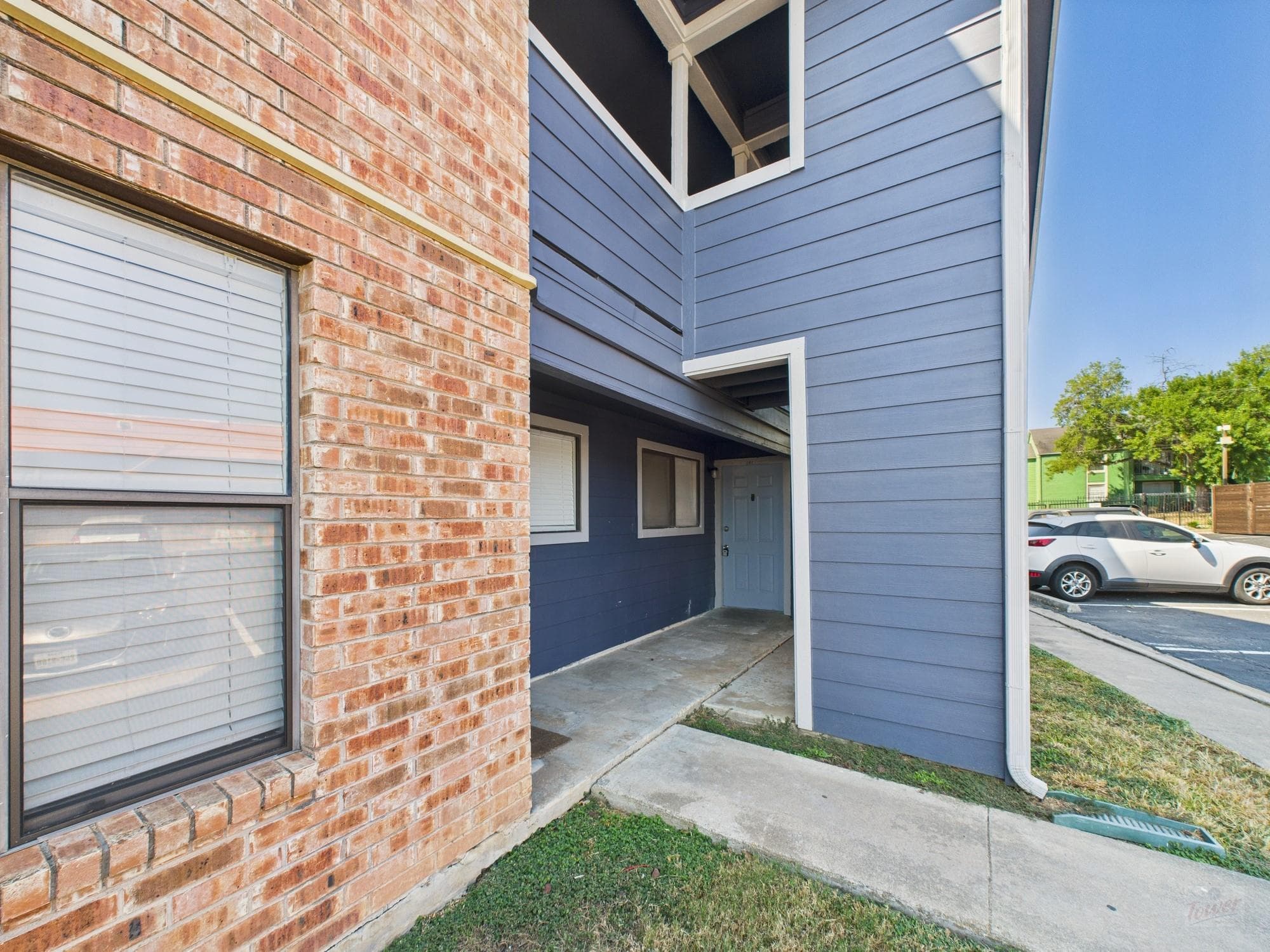 2500 Burleson Rd #201