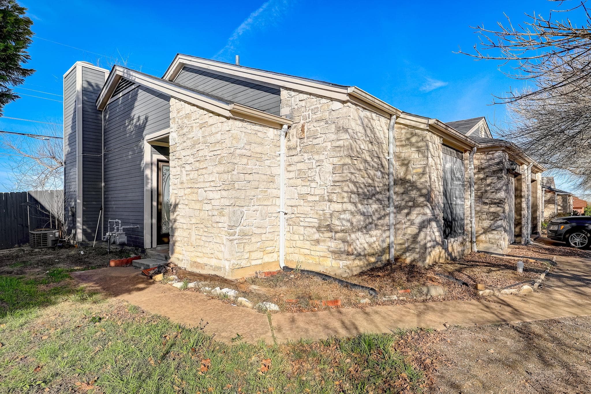 1406 Hyridge Circle None