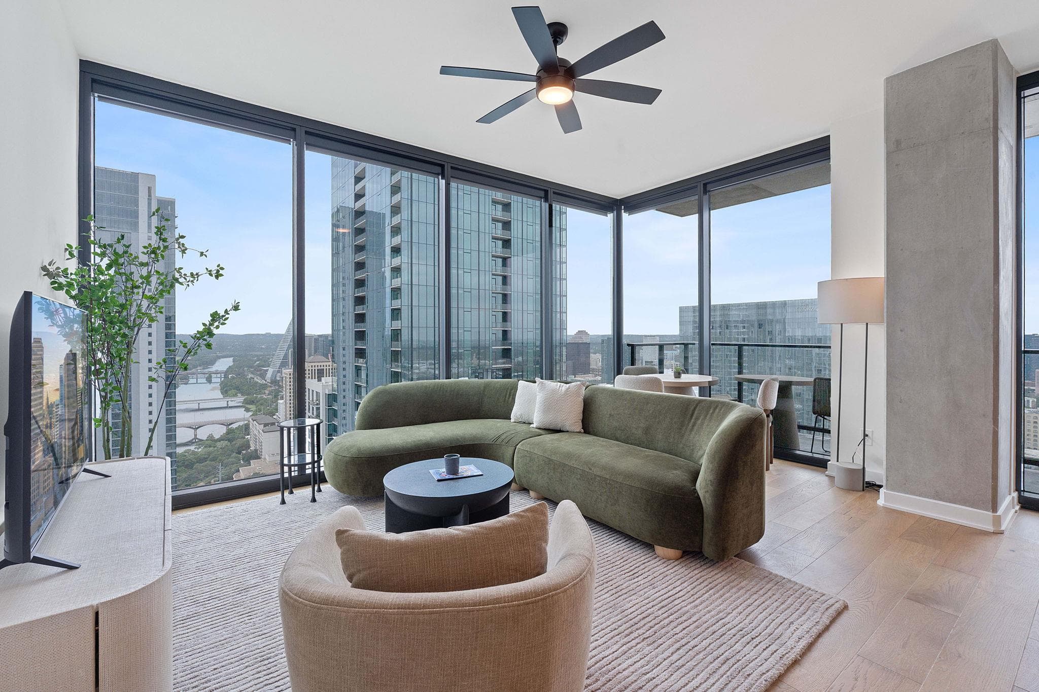 84 East Ave #1801