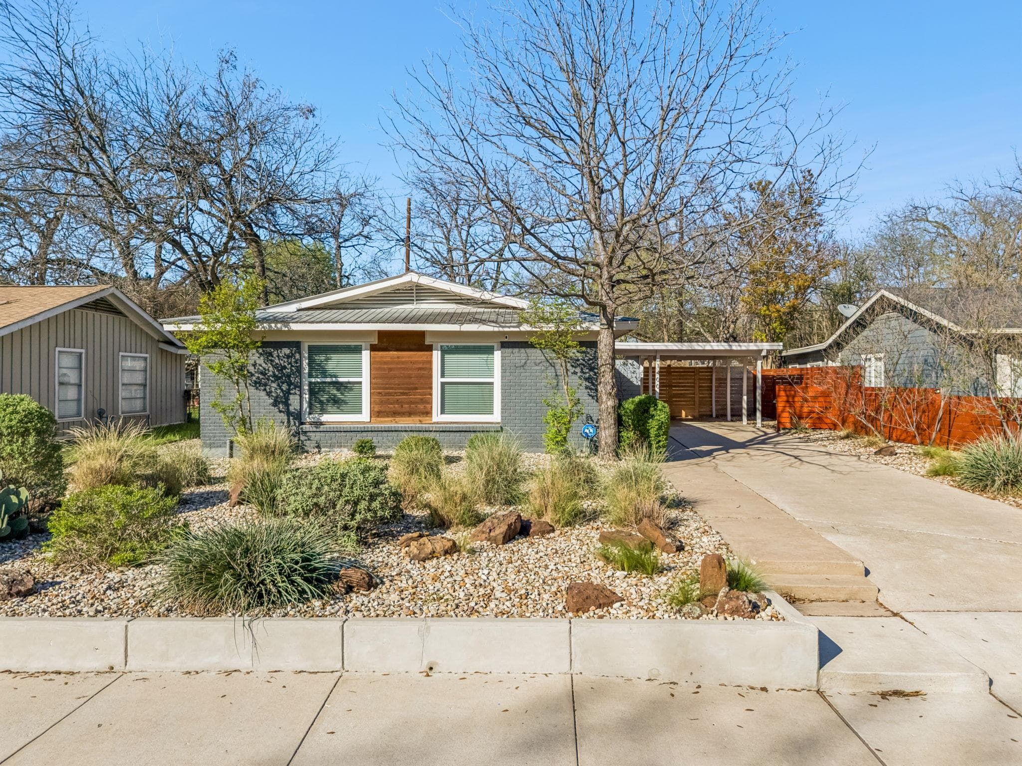 1400 Westmoor Dr