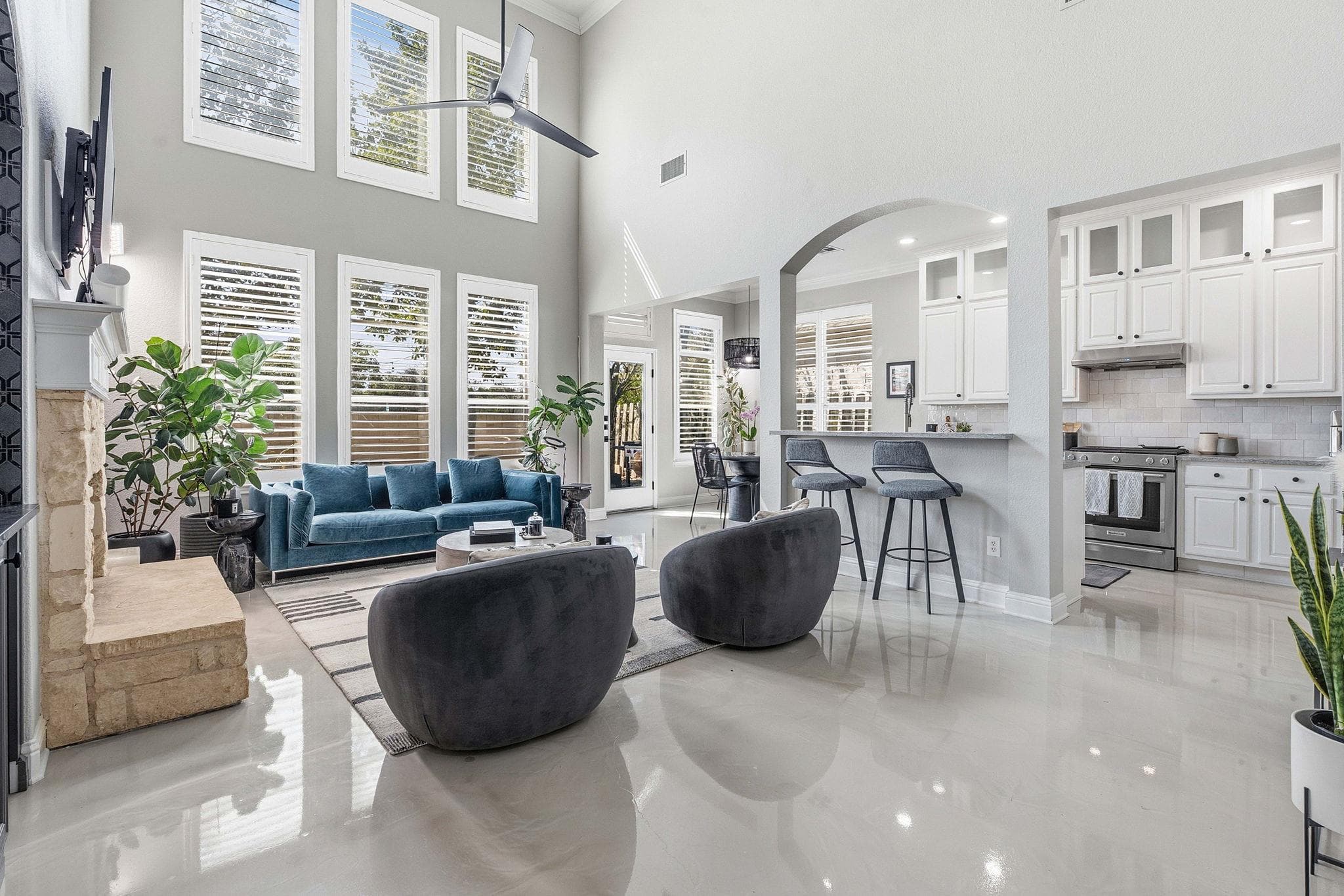 5000 Mission Oaks Blvd #30