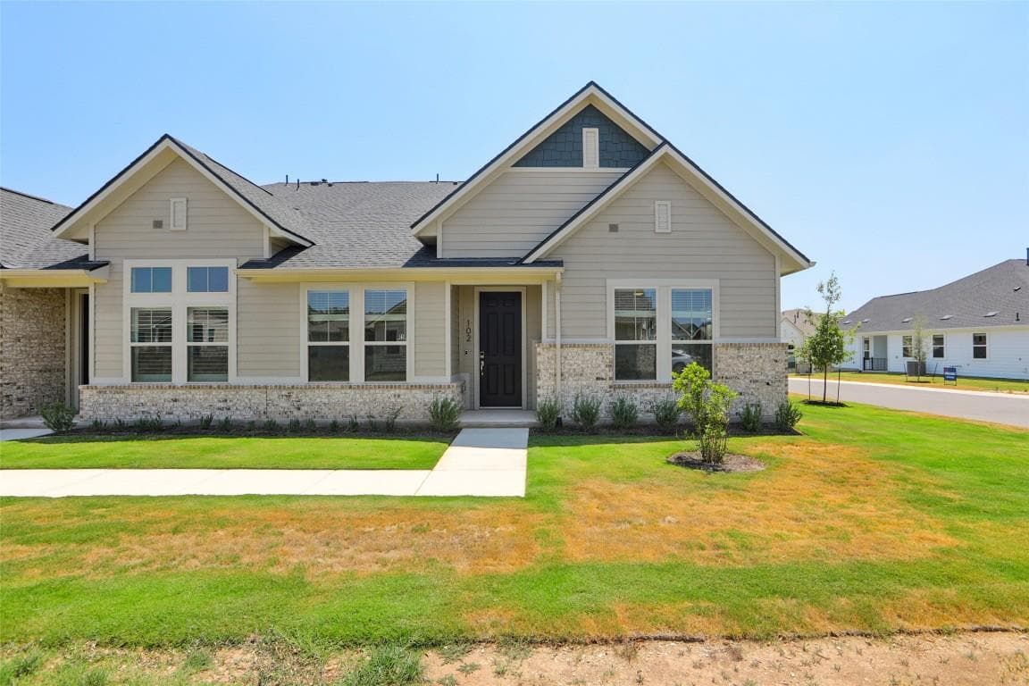 140 Stewart Dr #102