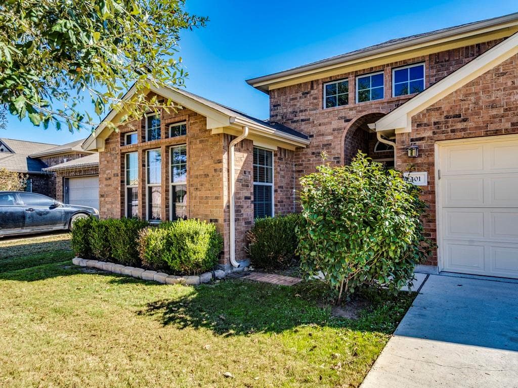 401 Strawberry Blonde Dr