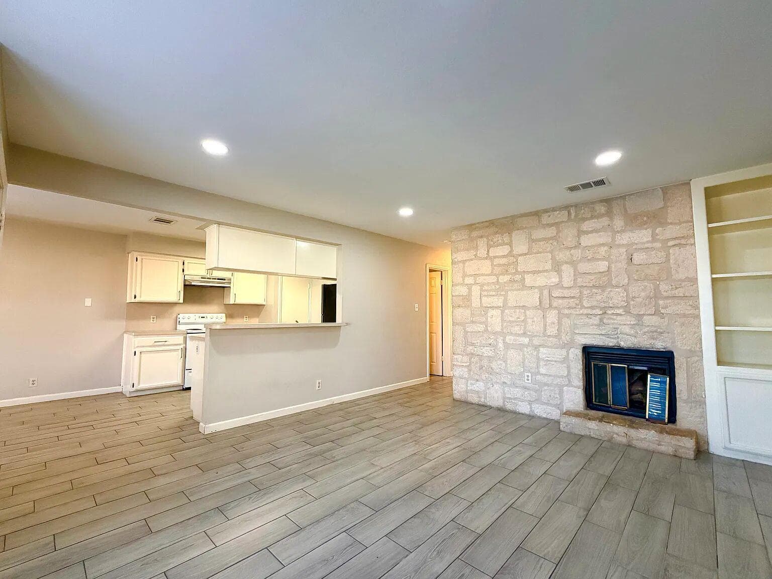 209 E Noton St #109