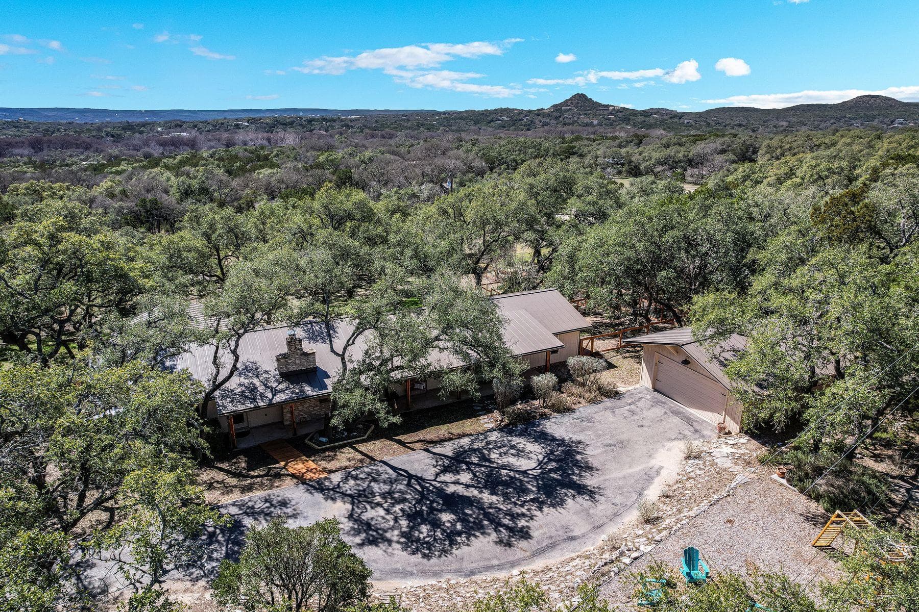 200 W Meadow Ln