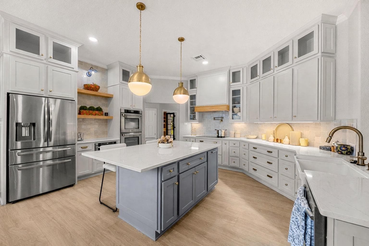 4826 Lago Vista Dr