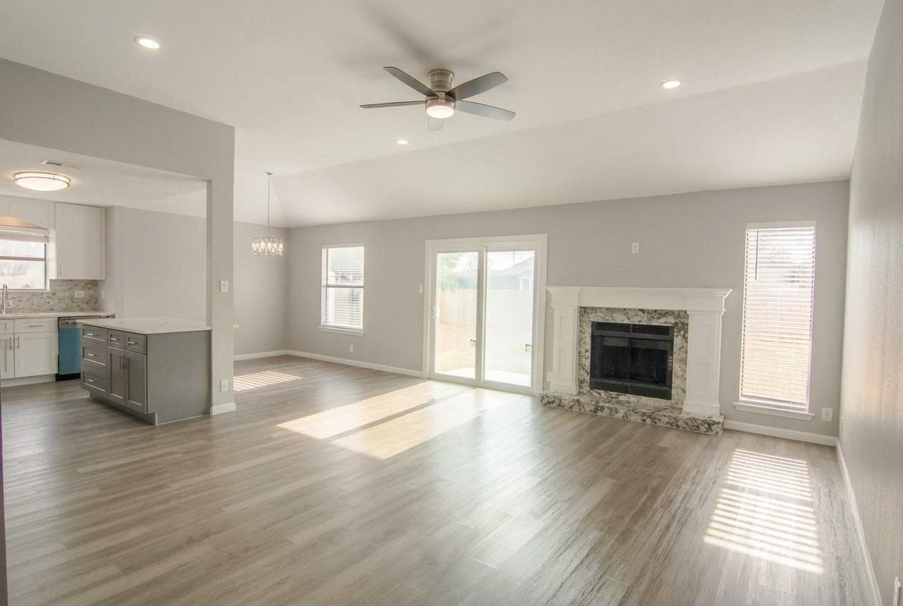 108 Cottonwood Dr