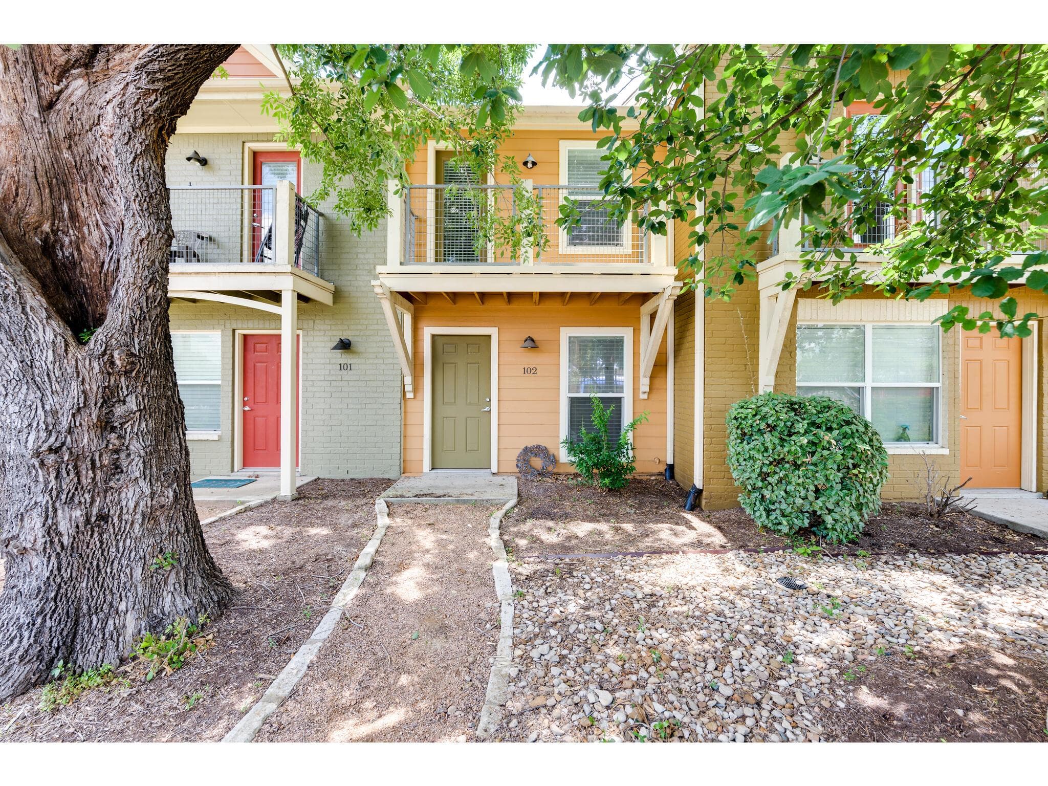 1101 Grove Blvd #102