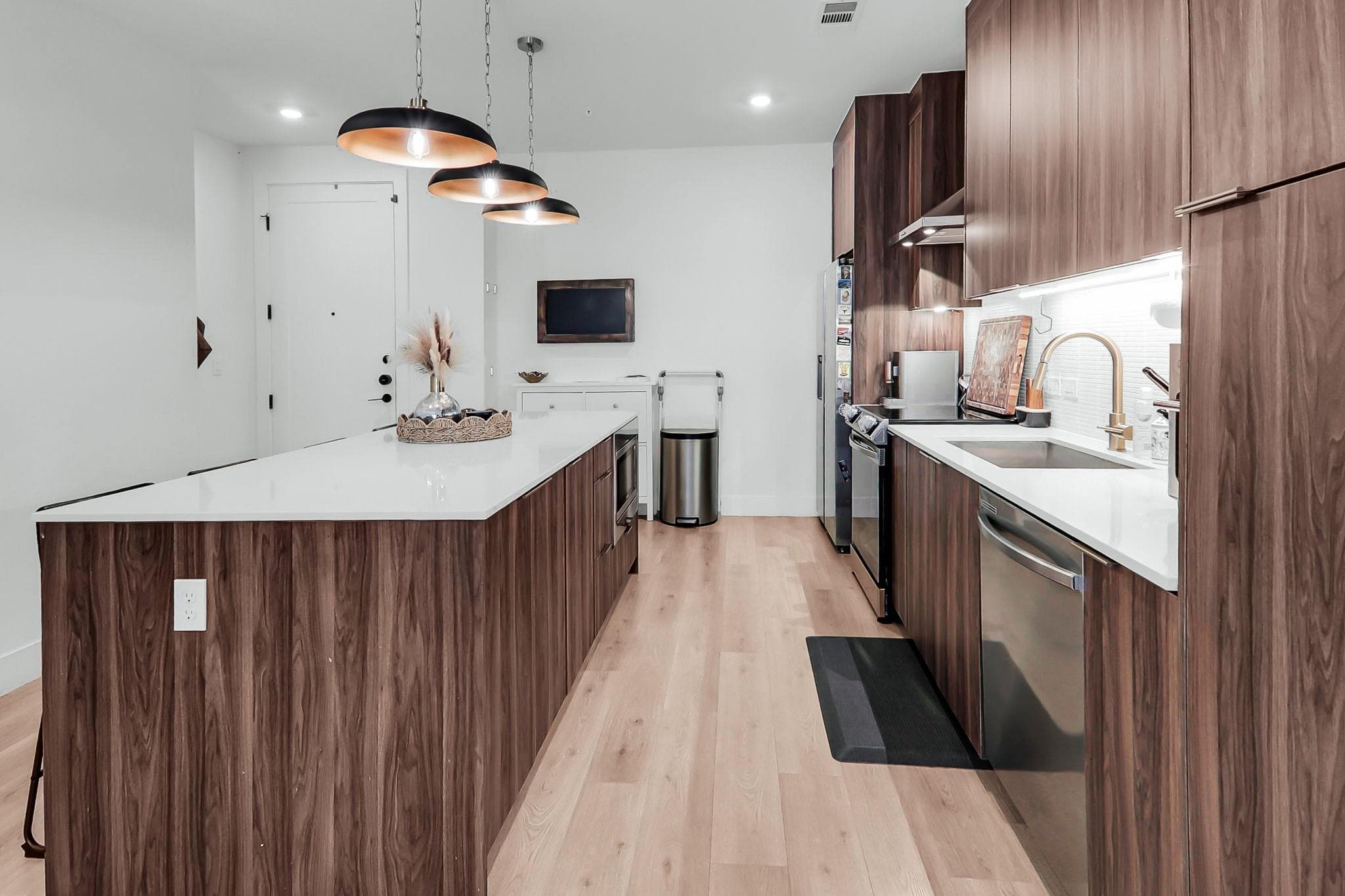 1701 Simond Ave #304