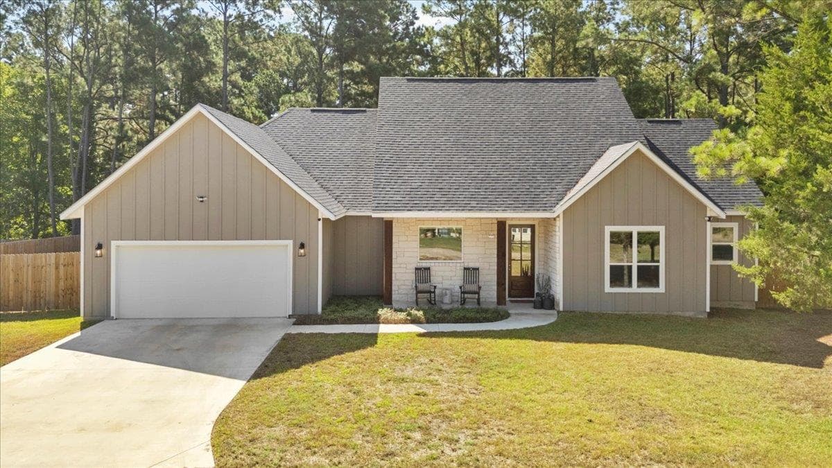 133 Lake Point Way