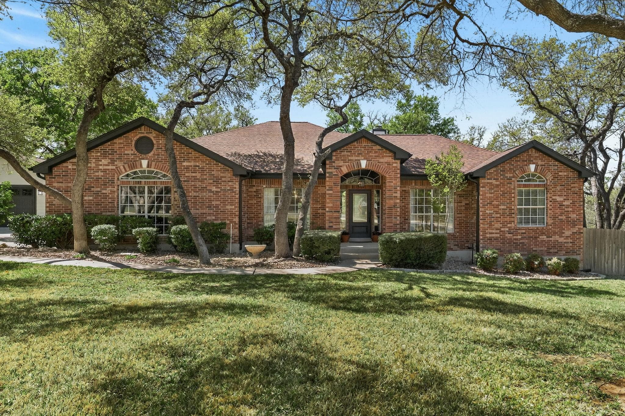 137 Ridgewood Cv