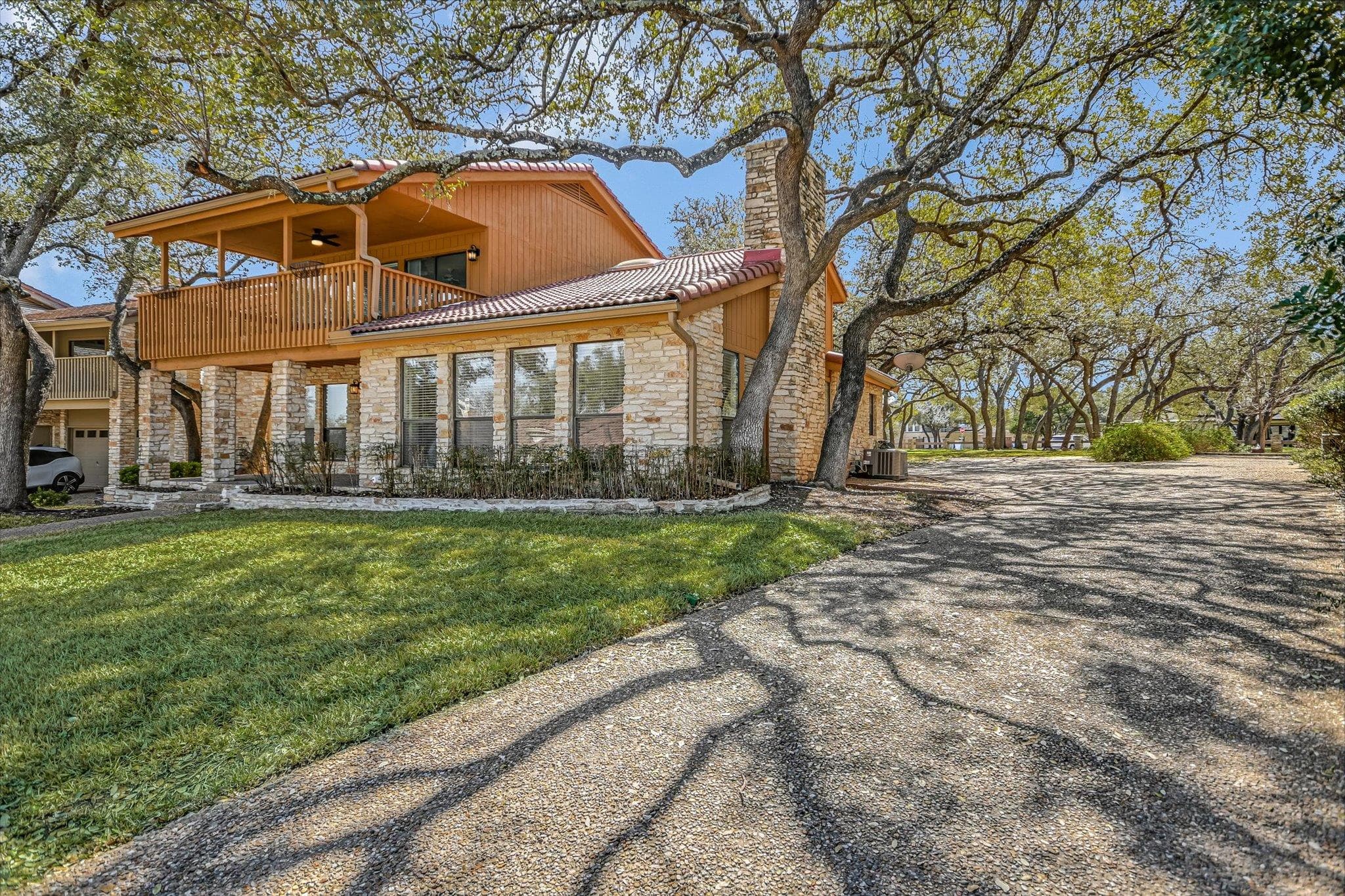 105 CRESCENT Blf