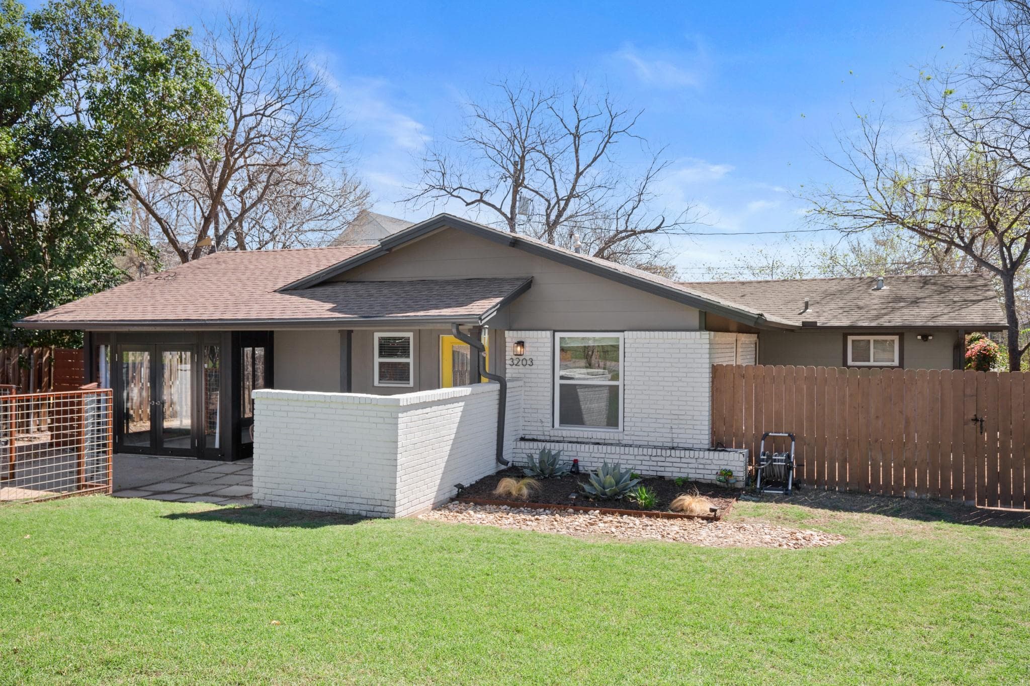 3203 South Oak Dr