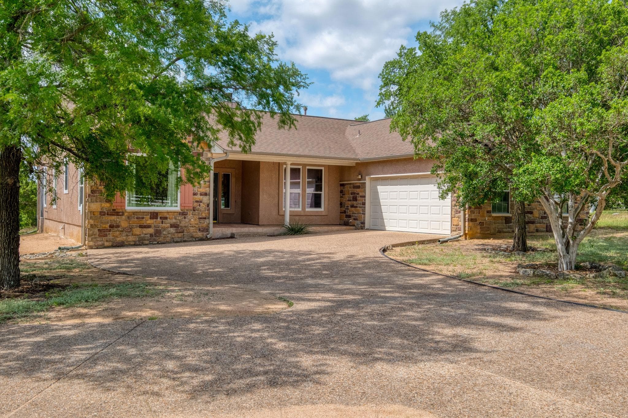 425 Crestwood Dr