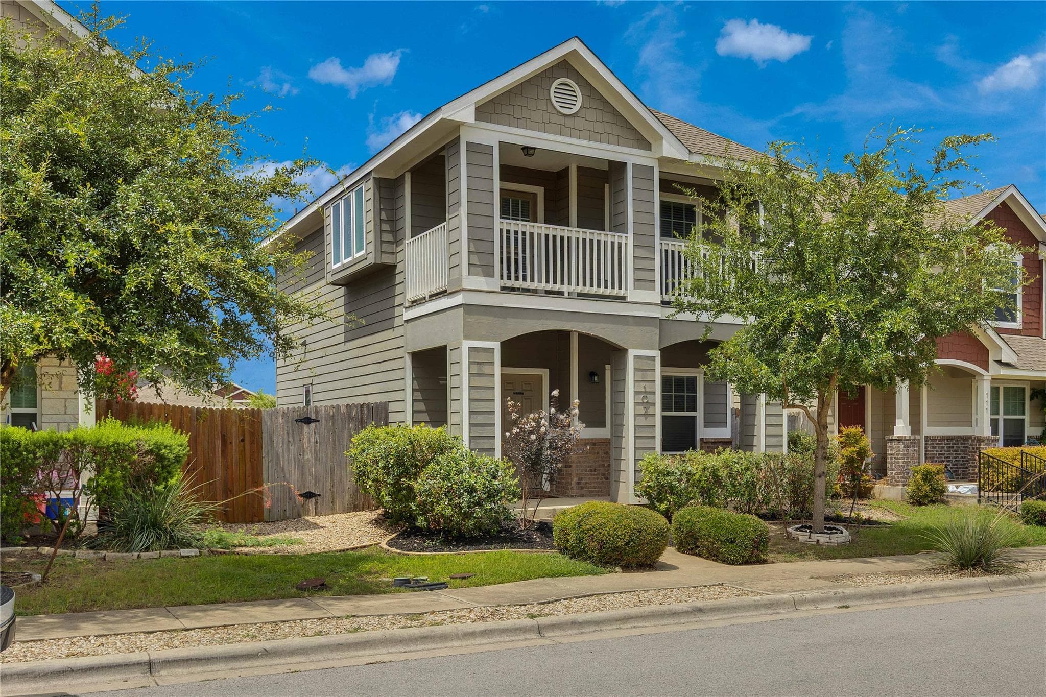 107 Friendship Oak Dr