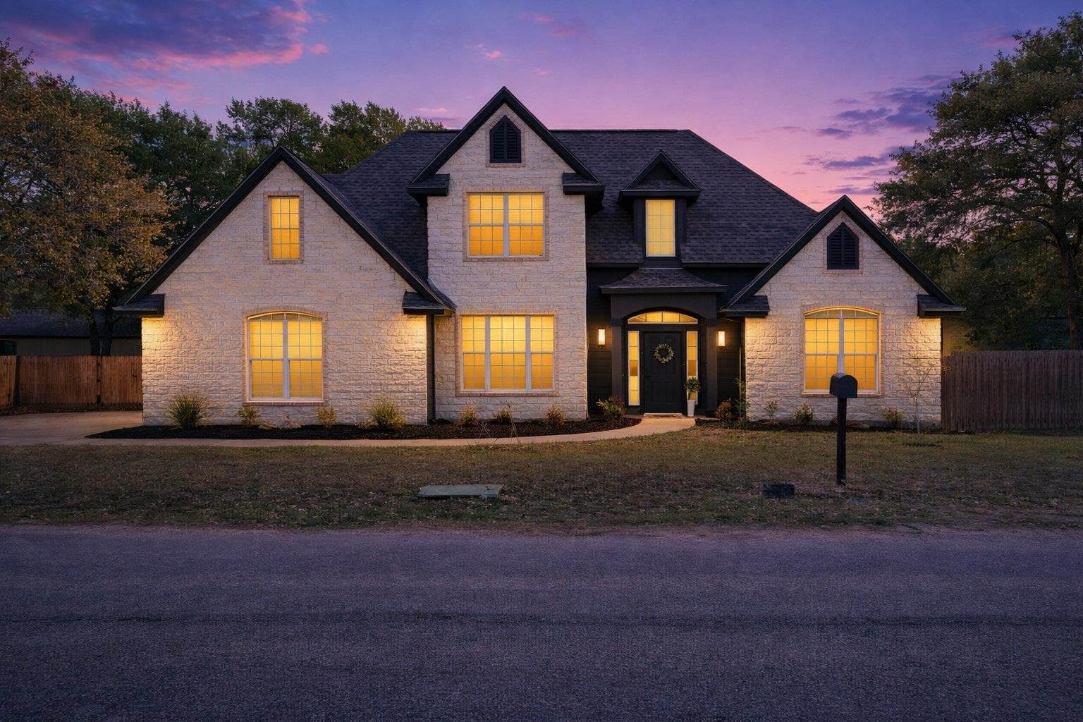 312 Country Club Dr