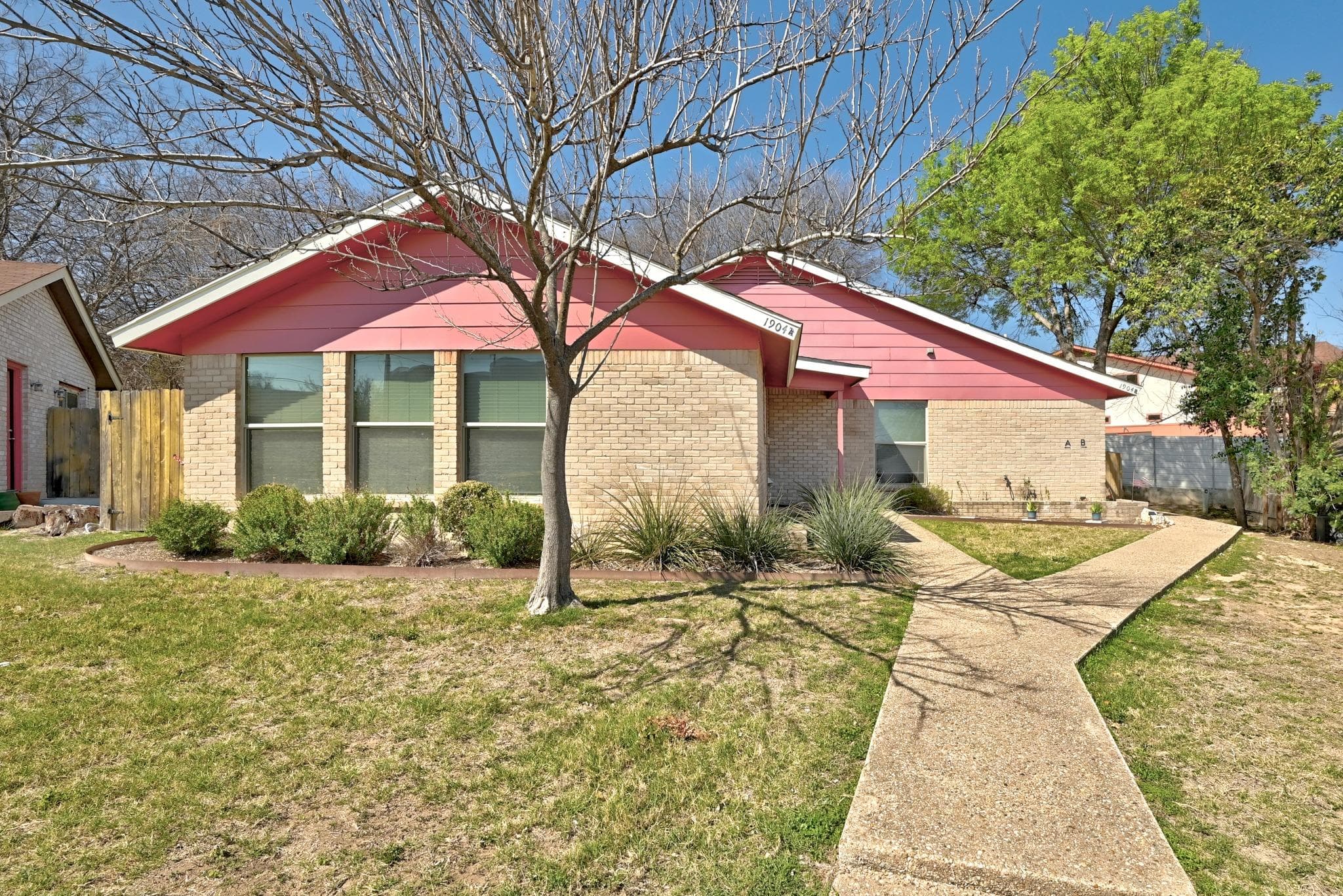 1904 Valley Hill Cir