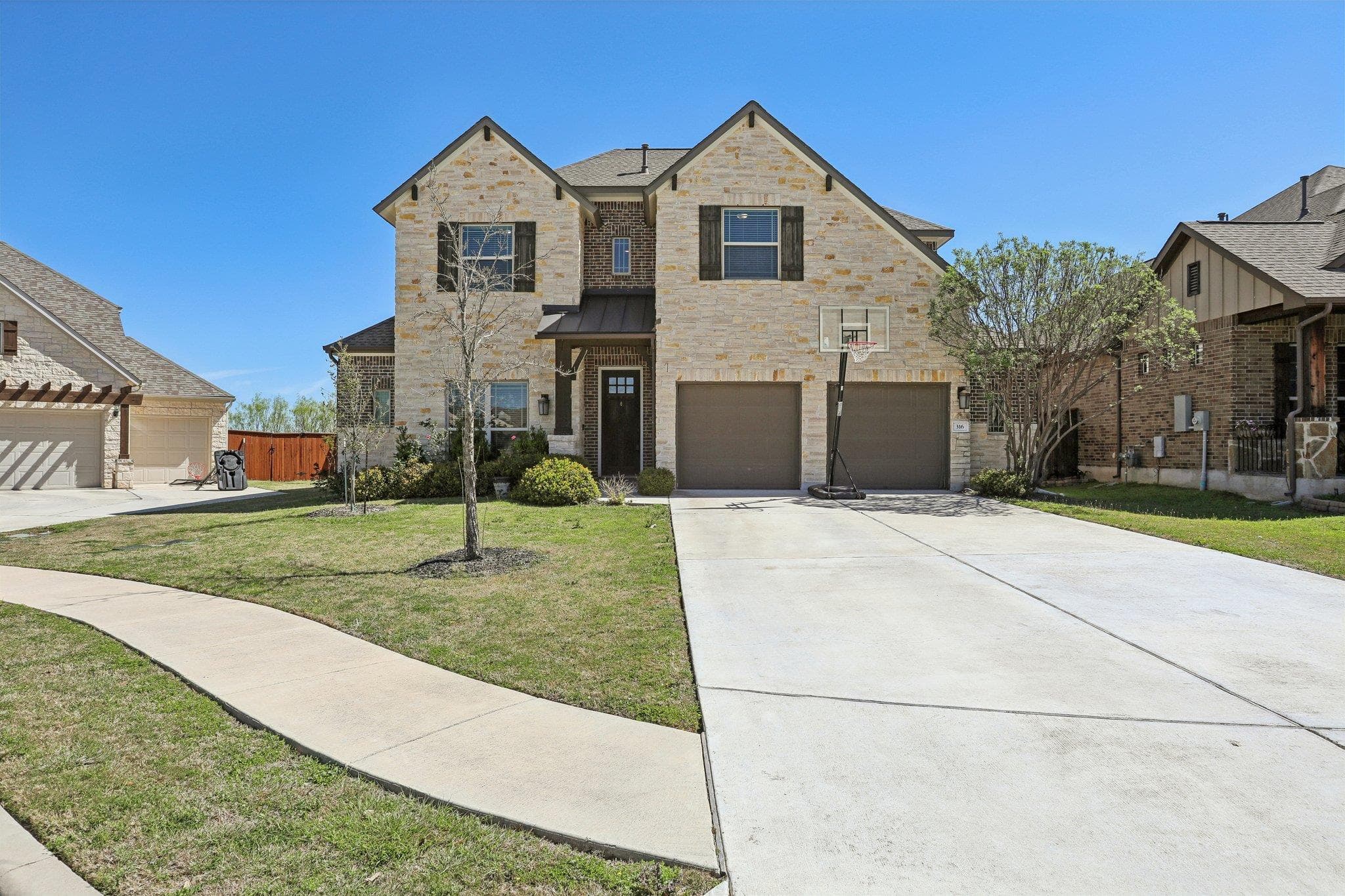 316 Leon Loop