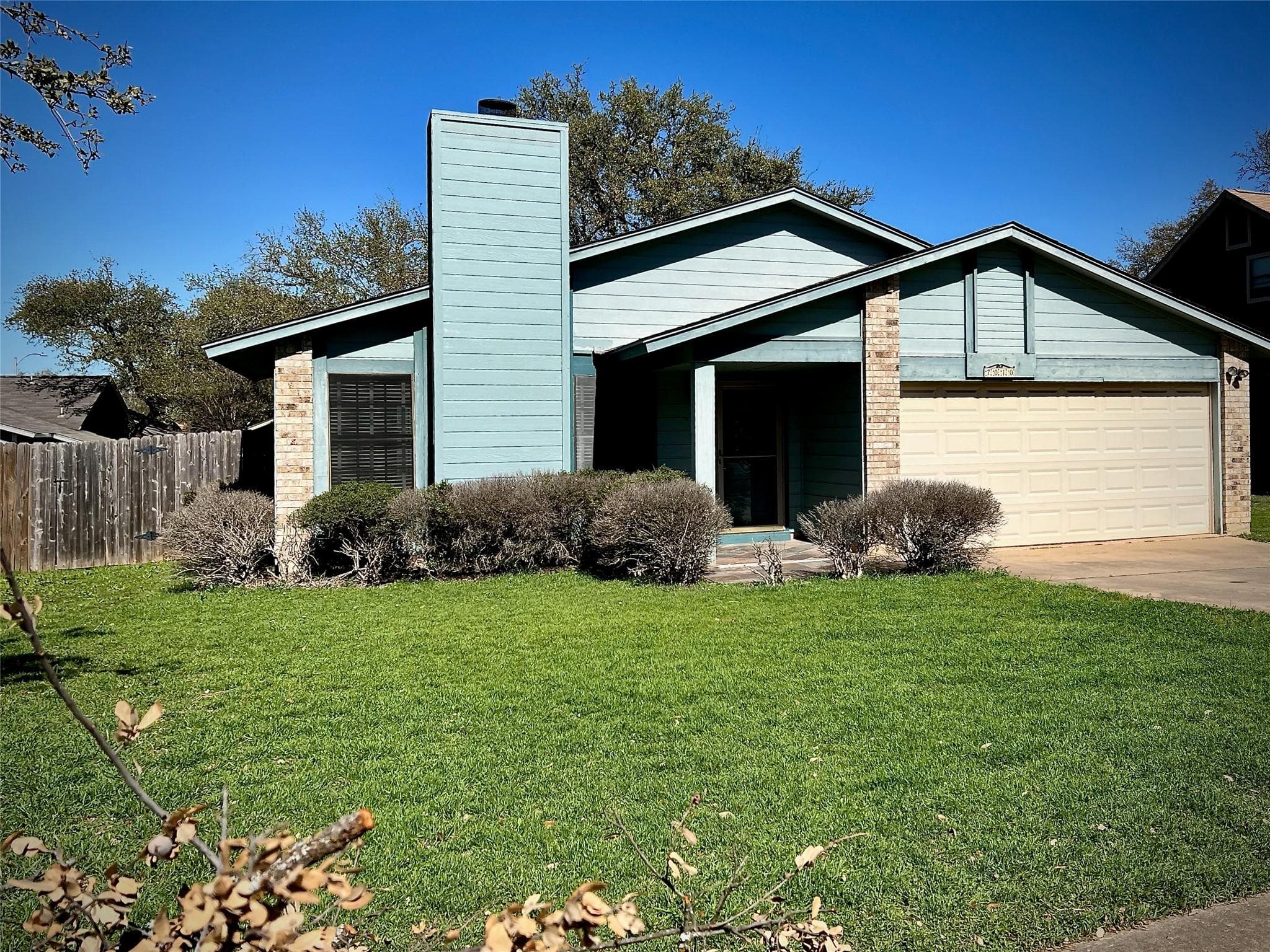 7010 Dallas Dr