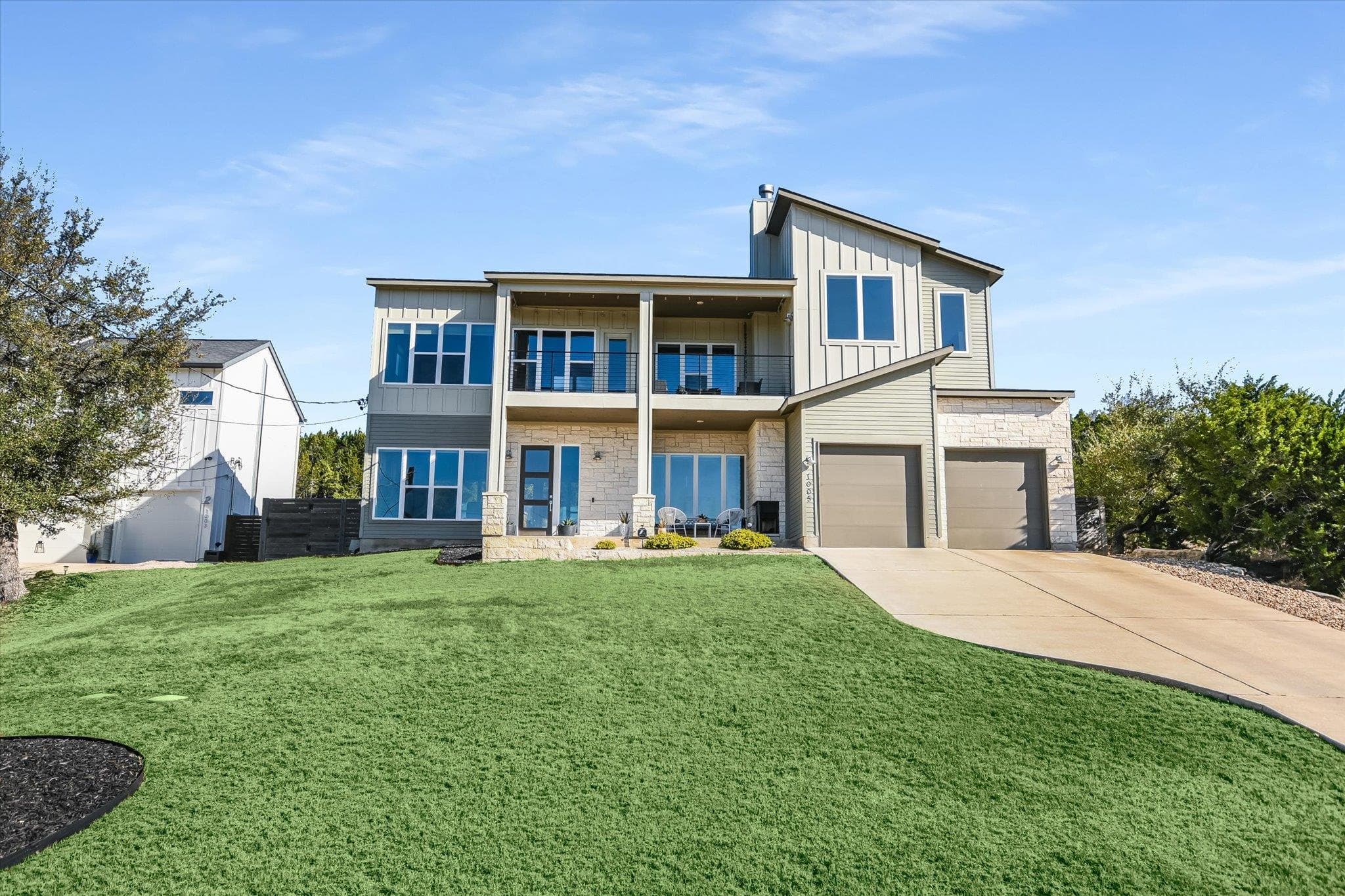 1005 Larkhall Dr