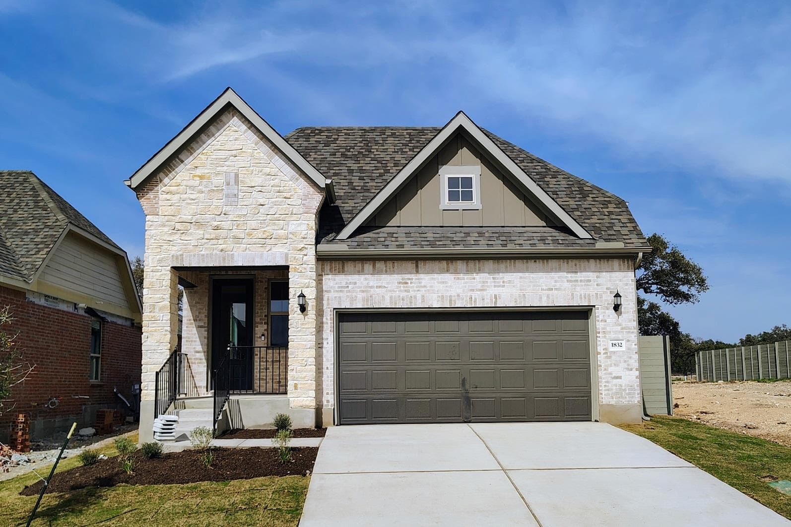 1832 Spring Mountain Cv