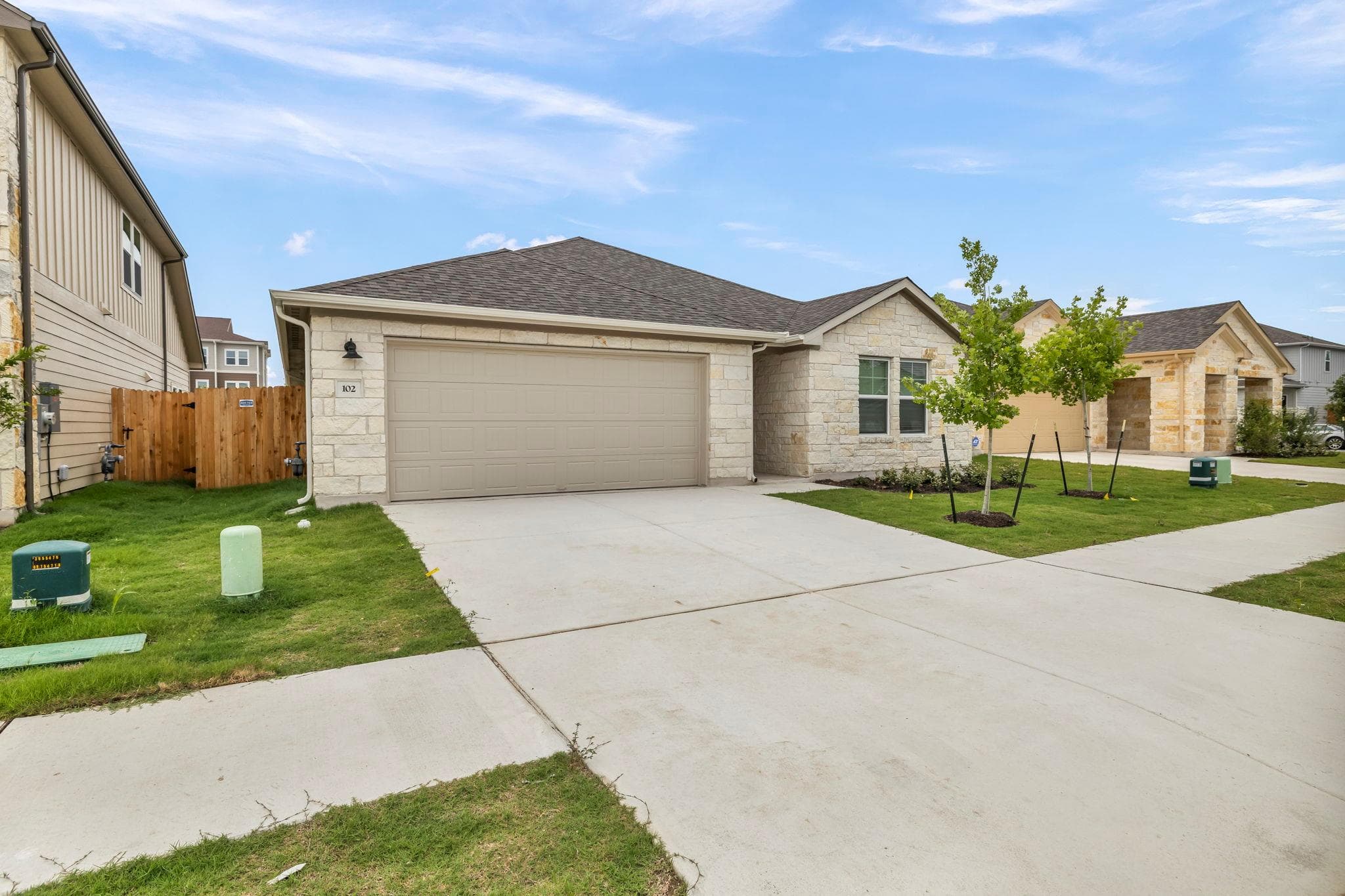 102 Greenspire Ln