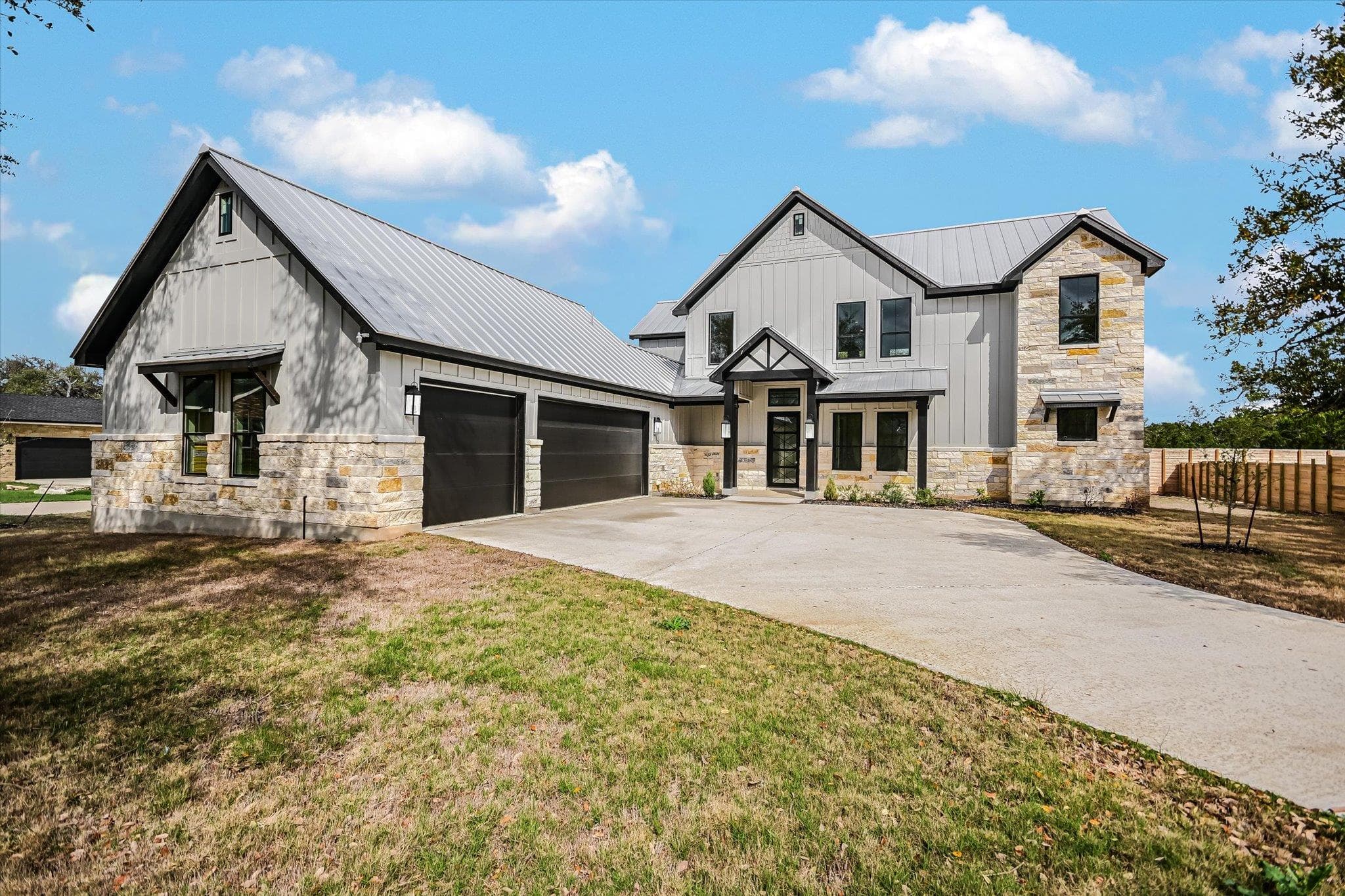 1 Squaw Circle Cir