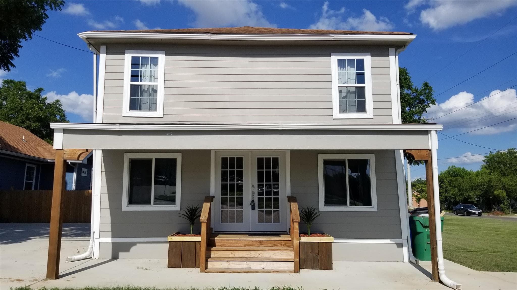 409 S Main St