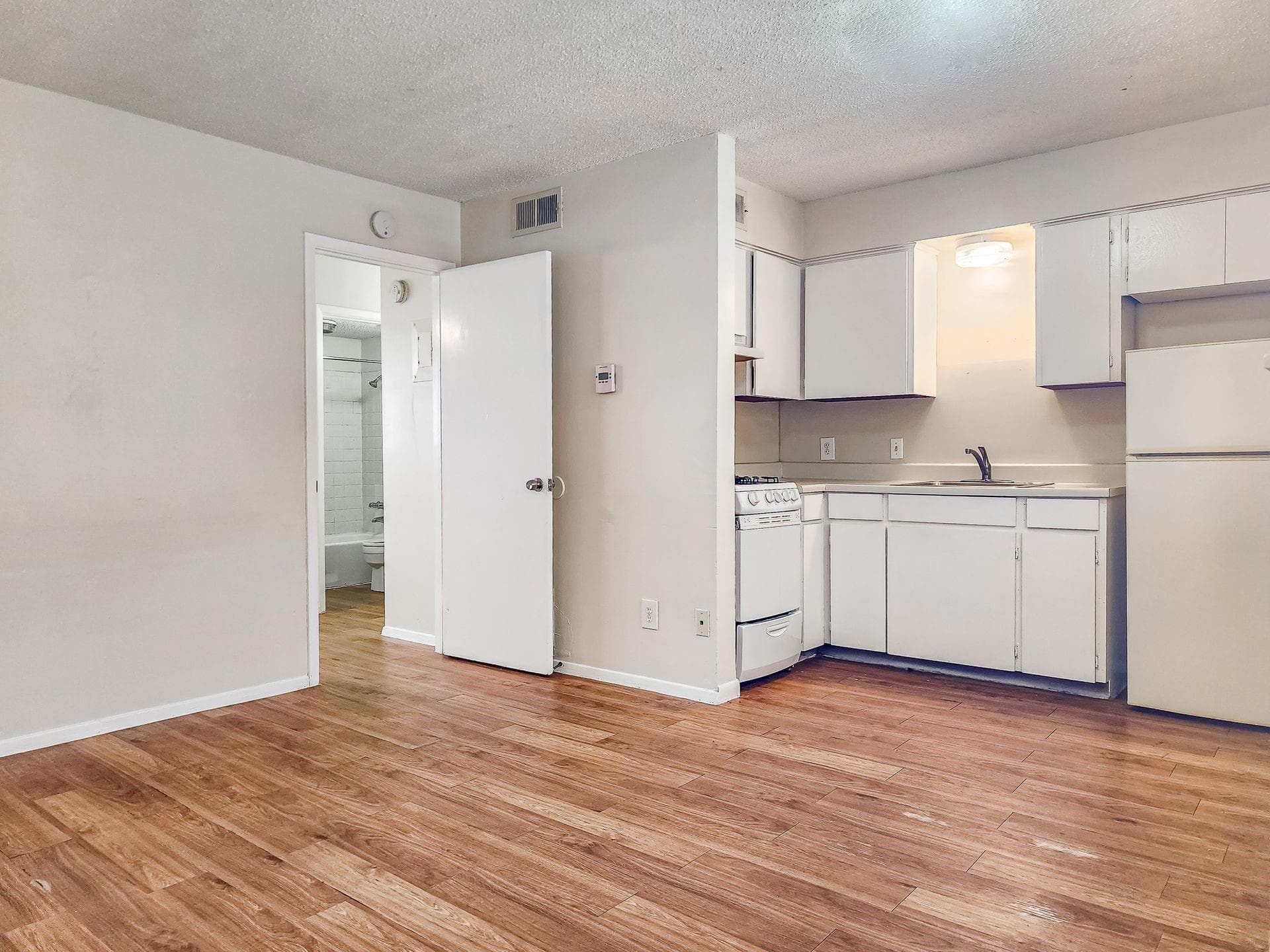 924 E Dean Keeton St #220