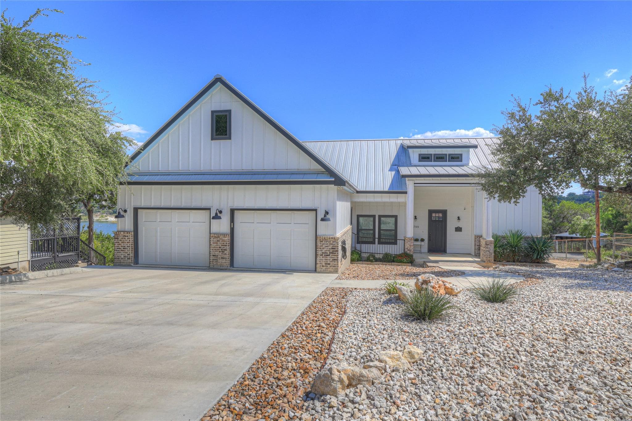 1799 Lakeside Dr W