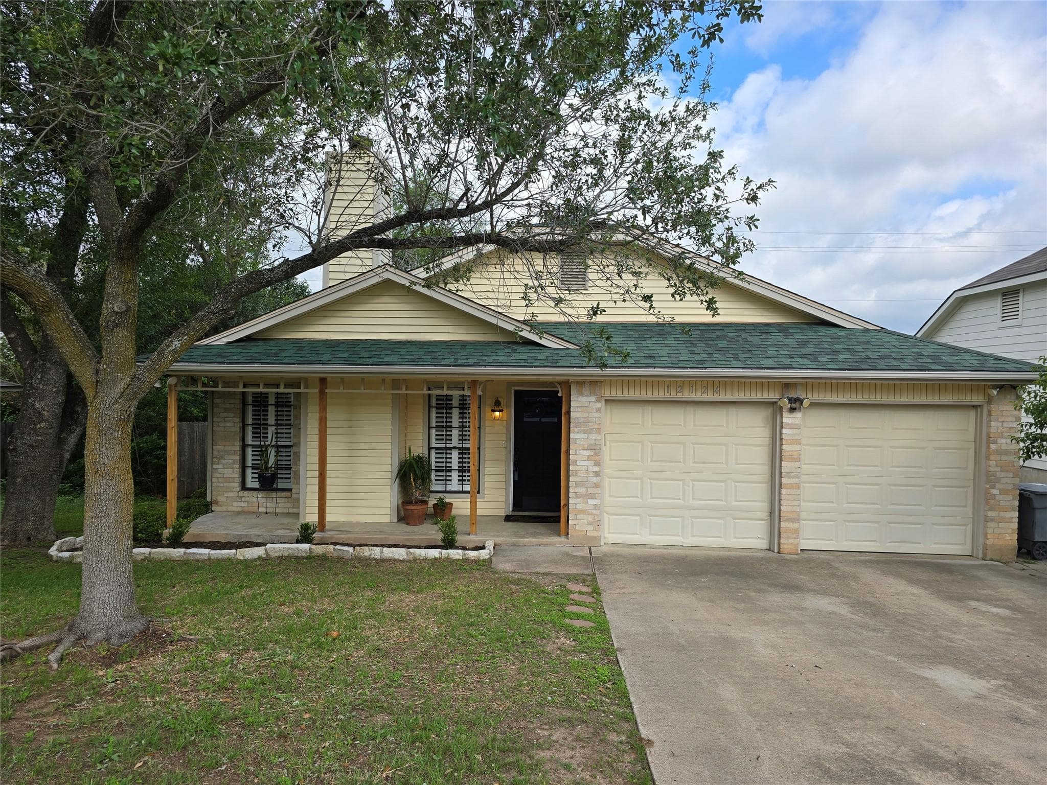 12124 Shropshire Blvd