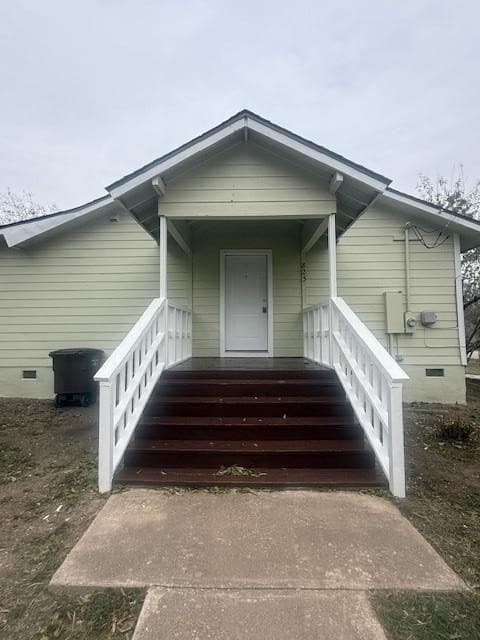 823 Monterrey St