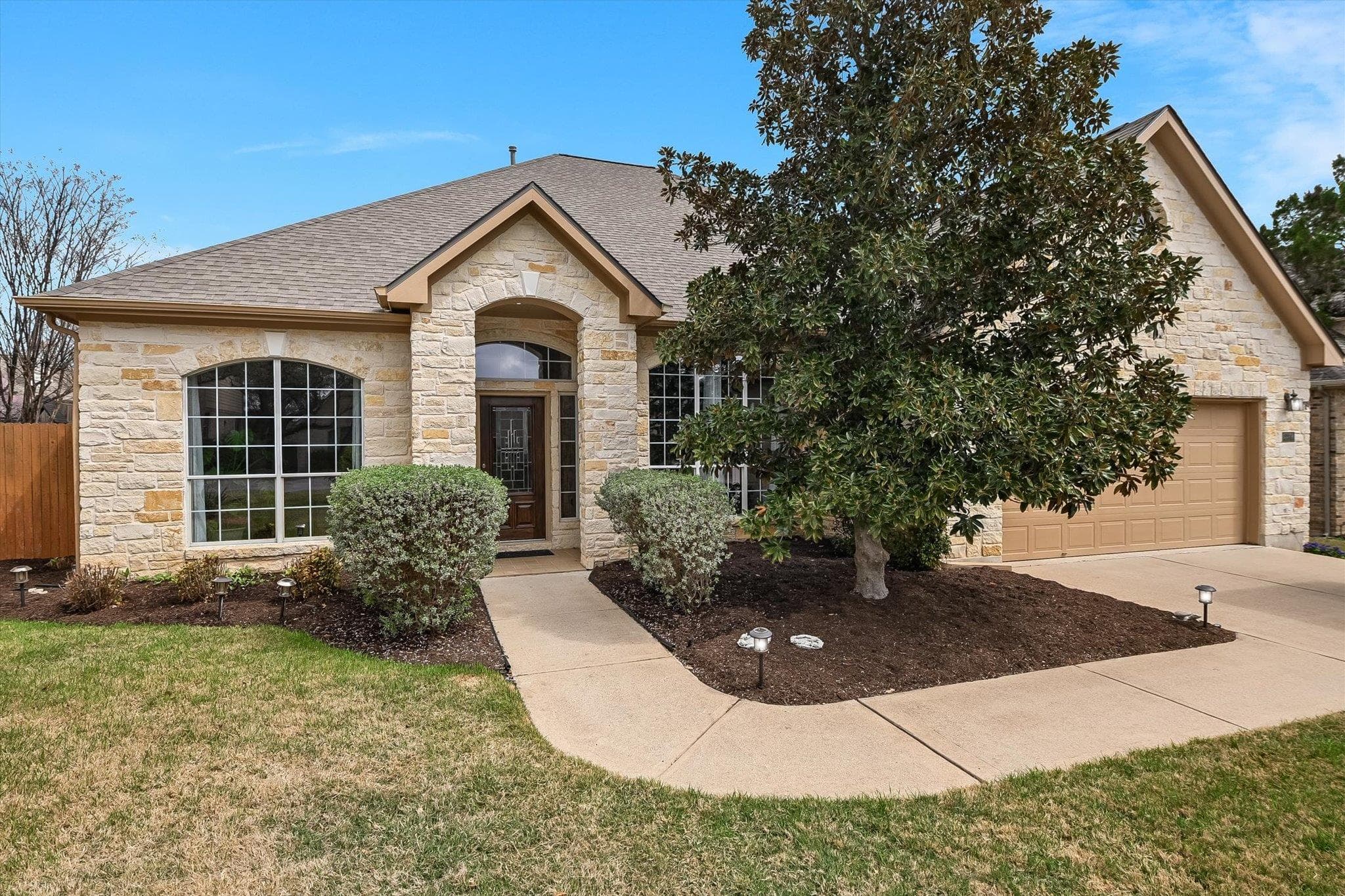 221 Abbey Dr