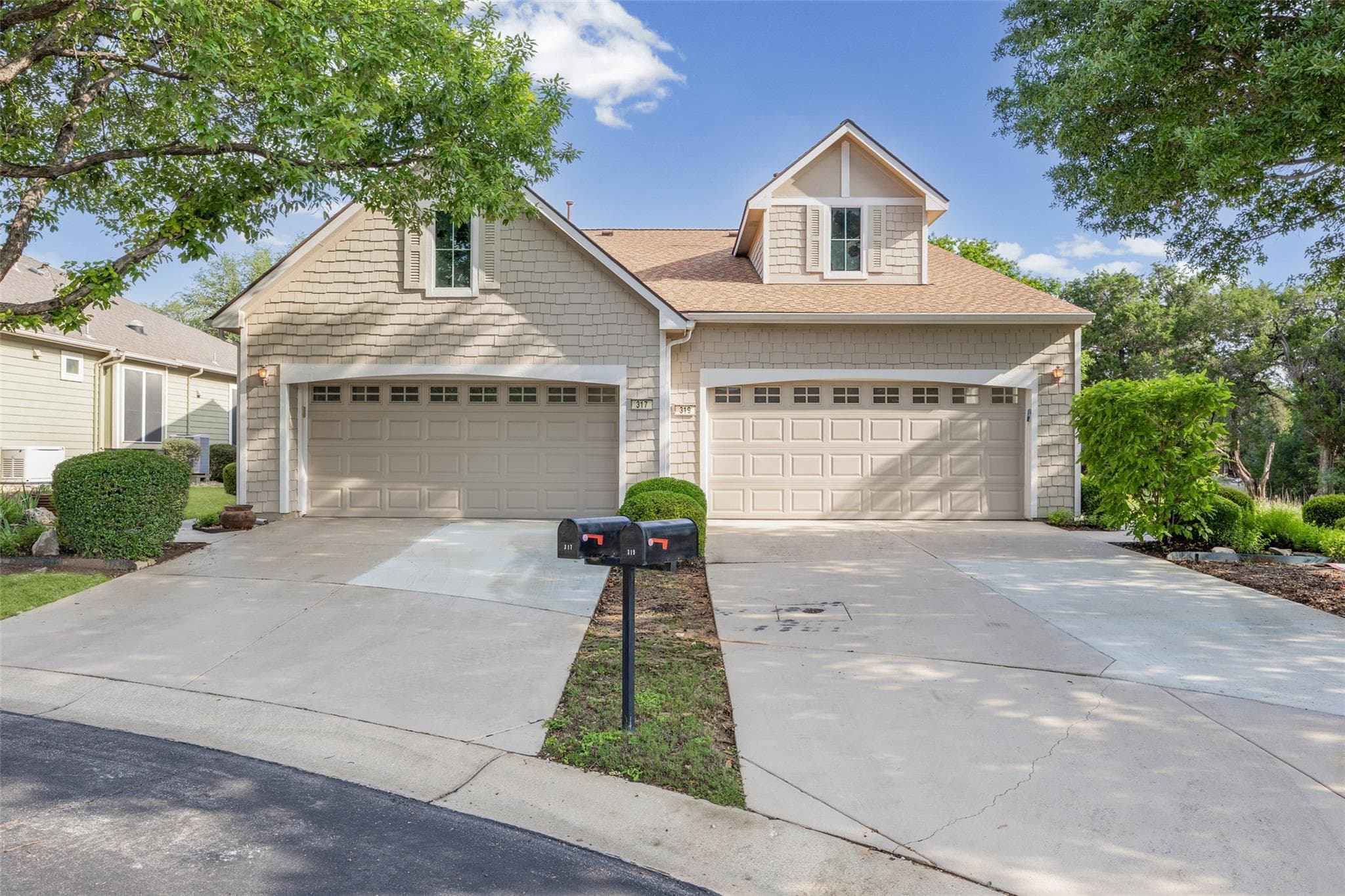 317 Essex Ln