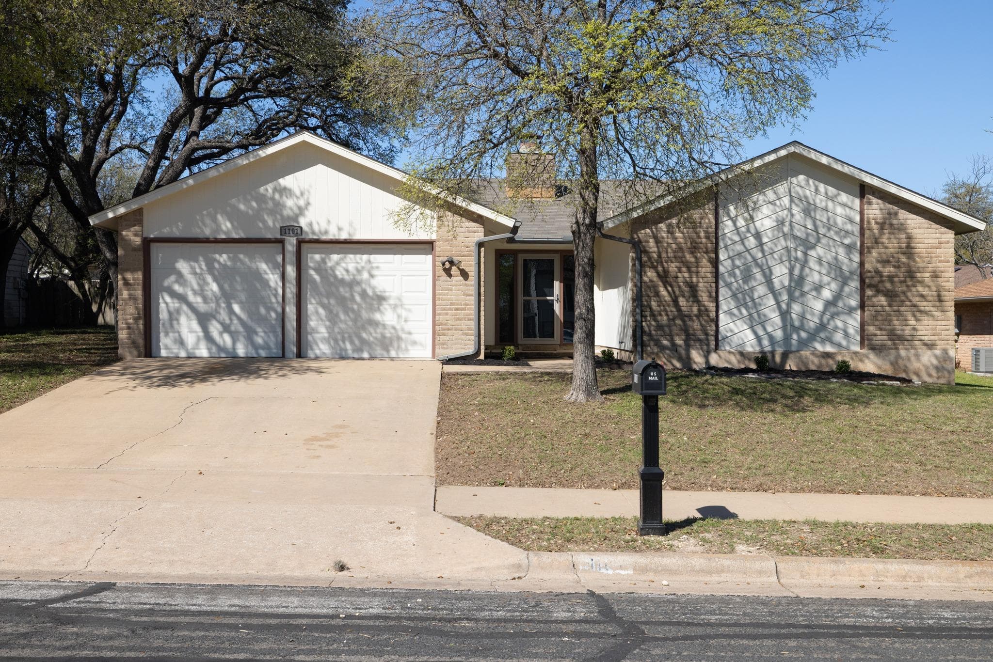 1101 Huntridge Dr