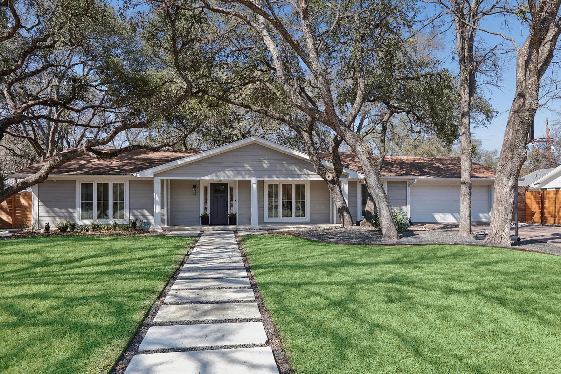 8610 MESA Dr