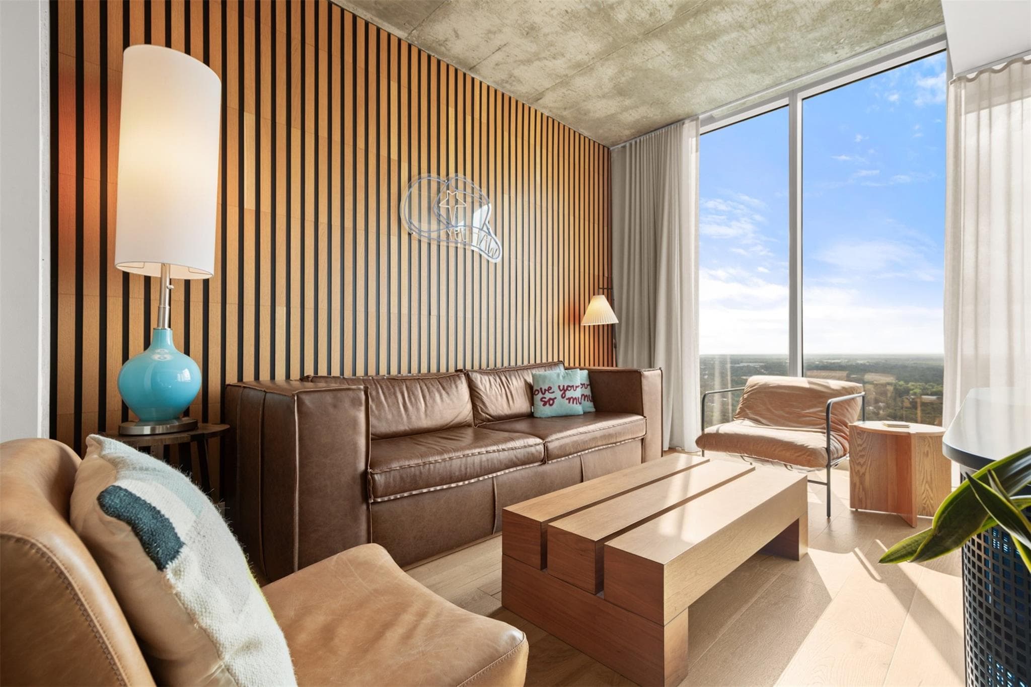 48 East Ave #2807