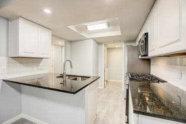 6906 Lovely Ln