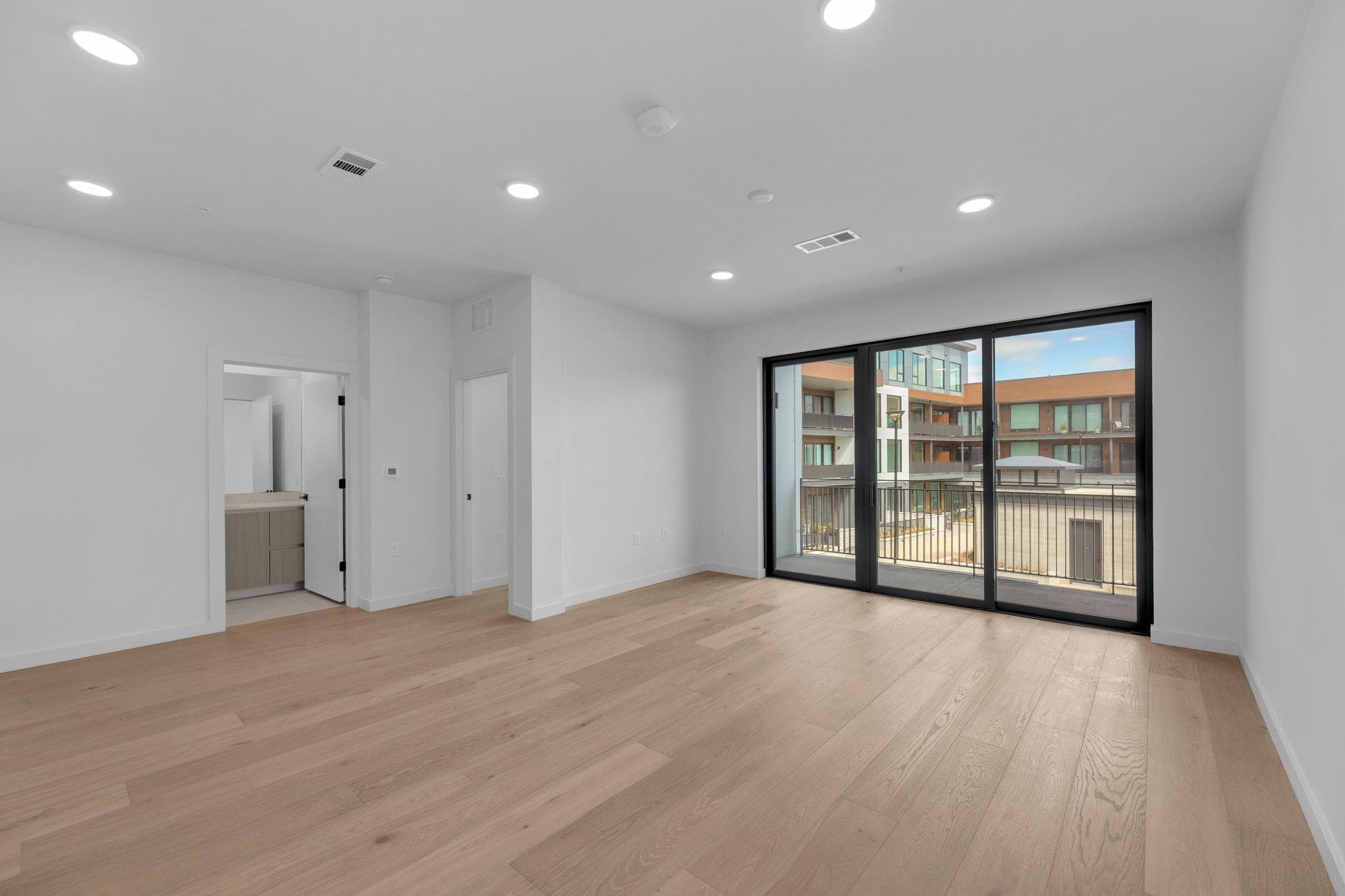 2209 S 1st St #231